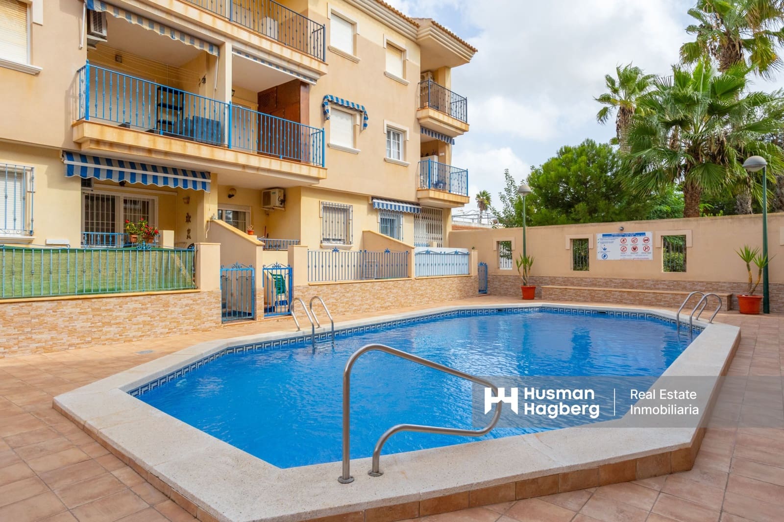 2 bedroom Apartment for sale in Los Alcazares with pool - € 135,000 (Ref: 9805509)