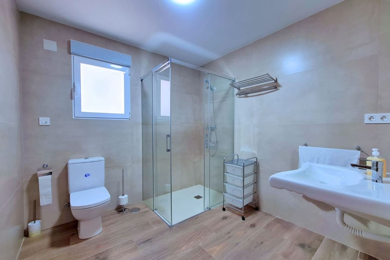4 bedroom Villa for sale in La Aljorra with pool - € 500,000 (Ref: 9825624)