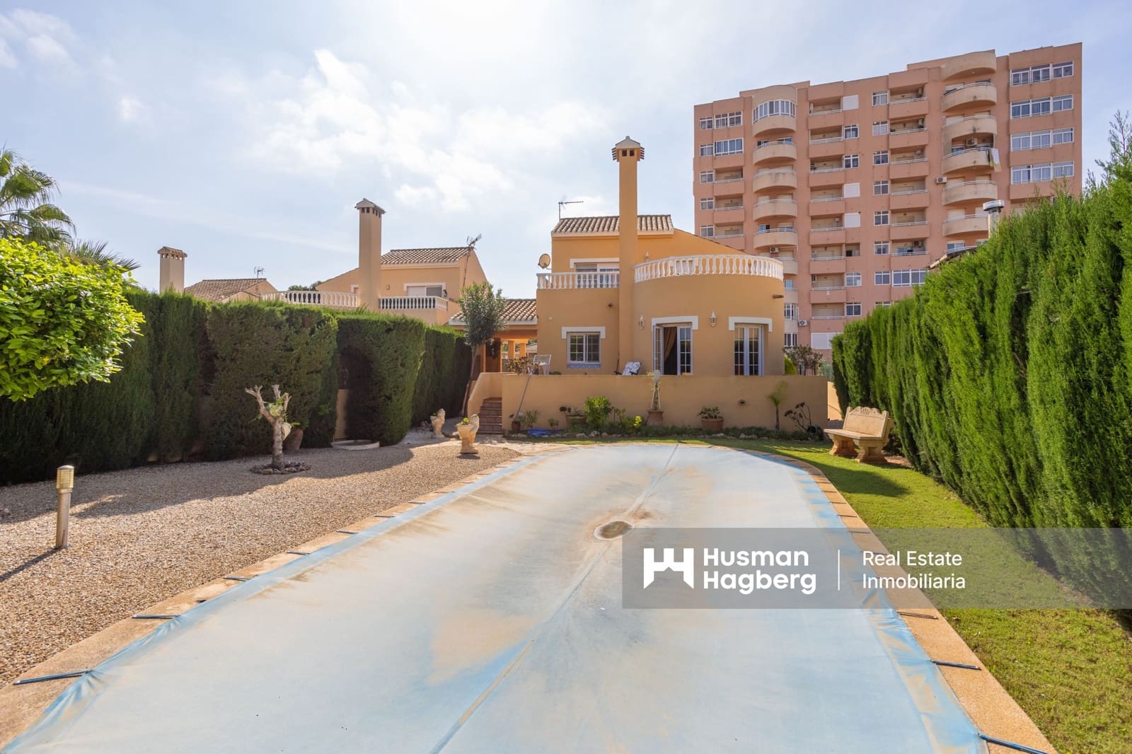 3 bedroom Villa for sale in Playa Honda with pool - € 499,950 (Ref: 9838476)