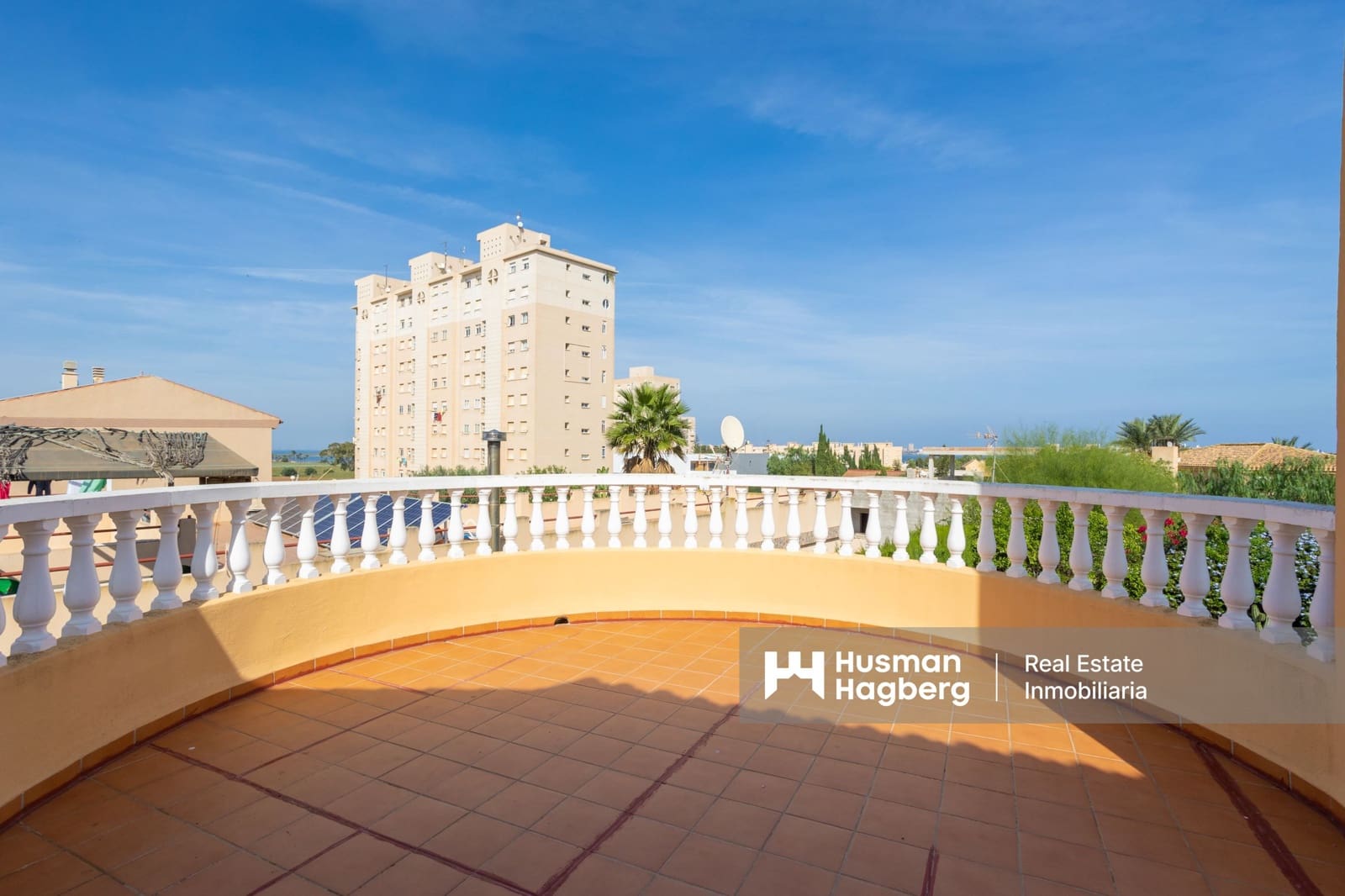 3 bedroom Villa for sale in Playa Honda with pool - € 499,950 (Ref: 9838476)