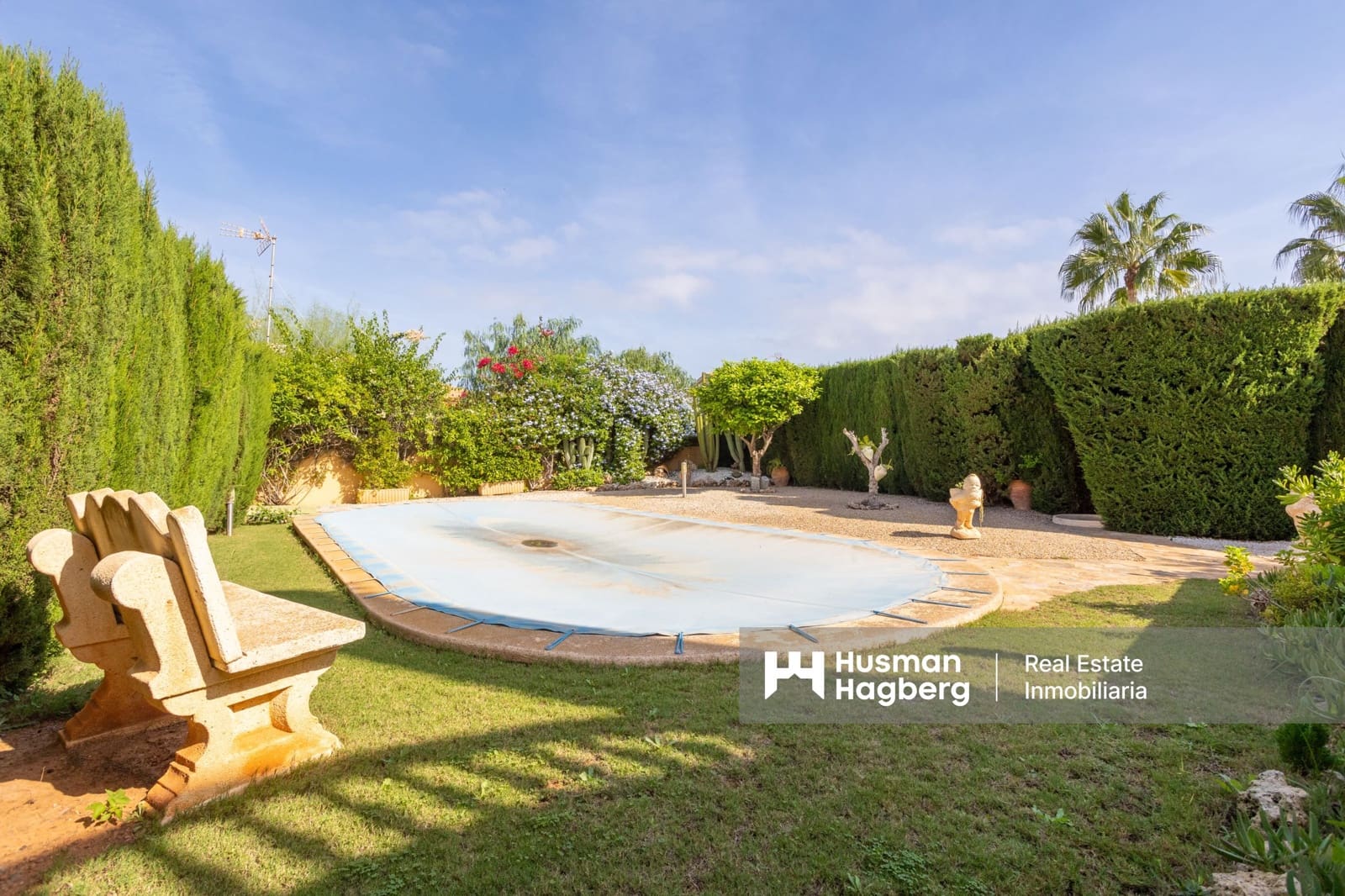 3 bedroom Villa for sale in Playa Honda with pool - € 499,950 (Ref: 9838476)