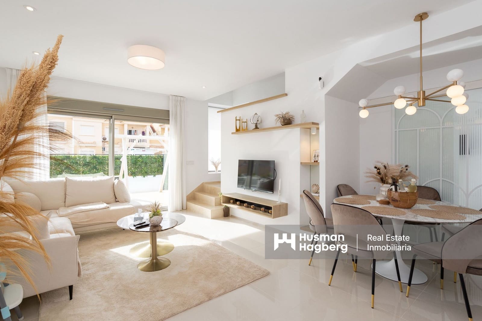 Chalet de 4 habitaciones en Los Alcázares en venta con piscina - 615.000 € (Ref: 9838599)