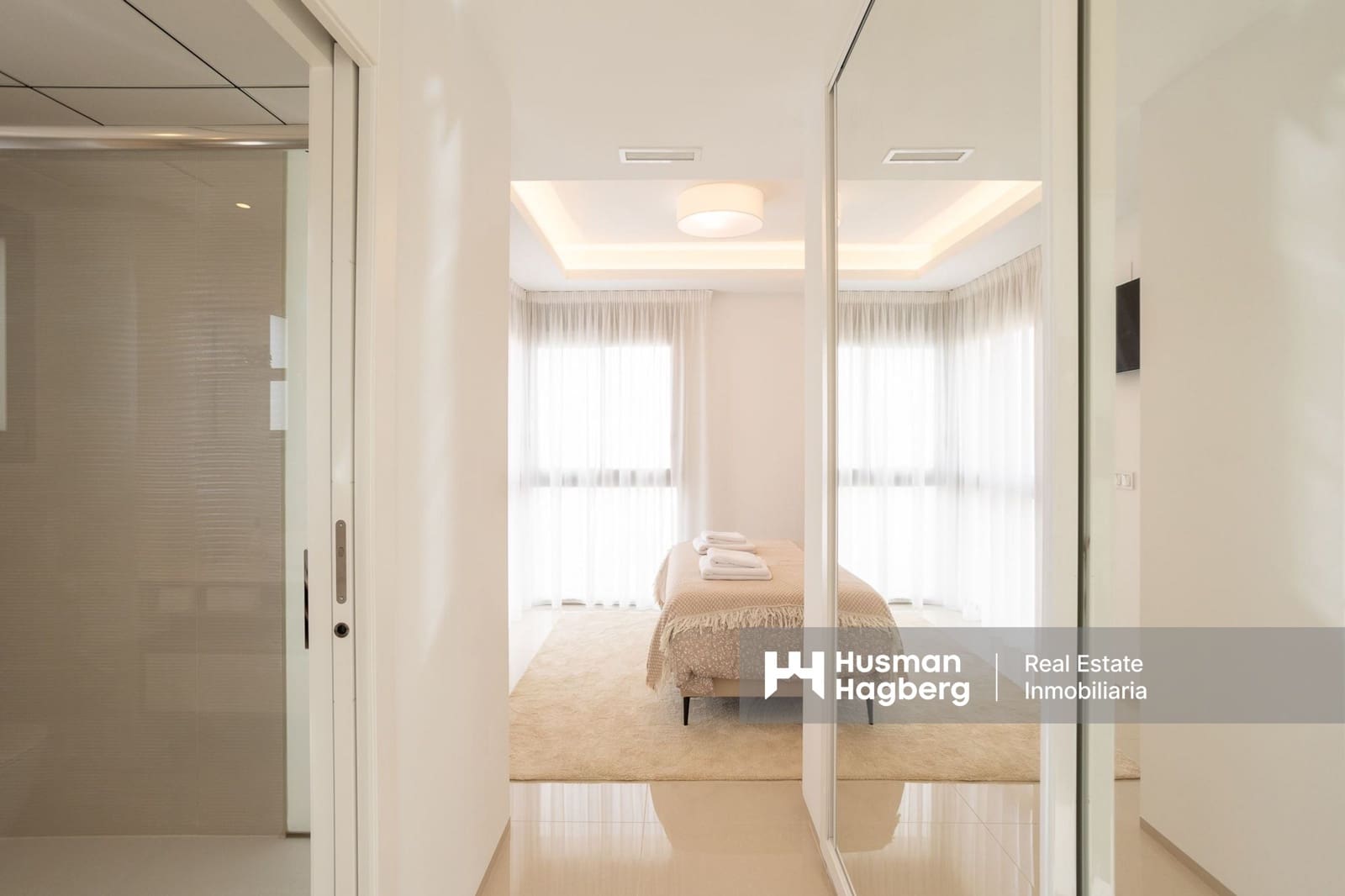Chalet de 4 habitaciones en Los Alcázares en venta con piscina - 615.000 € (Ref: 9838599)