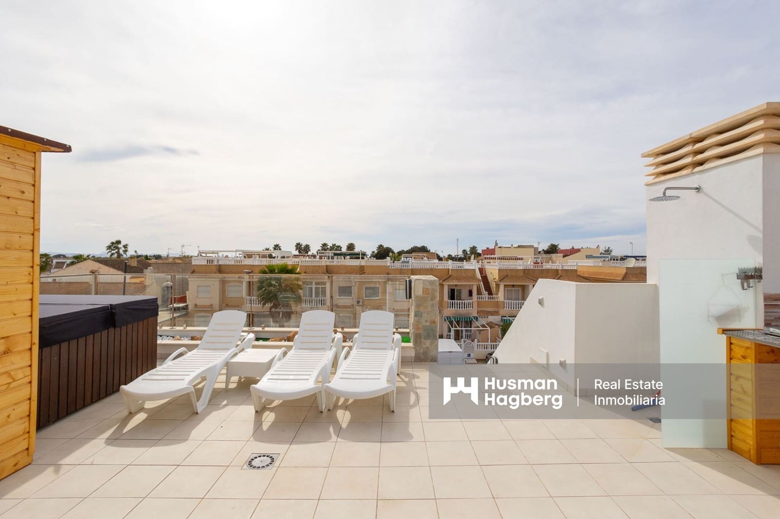 Chalet de 4 habitaciones en Los Alcázares en venta con piscina - 615.000 € (Ref: 9838599)