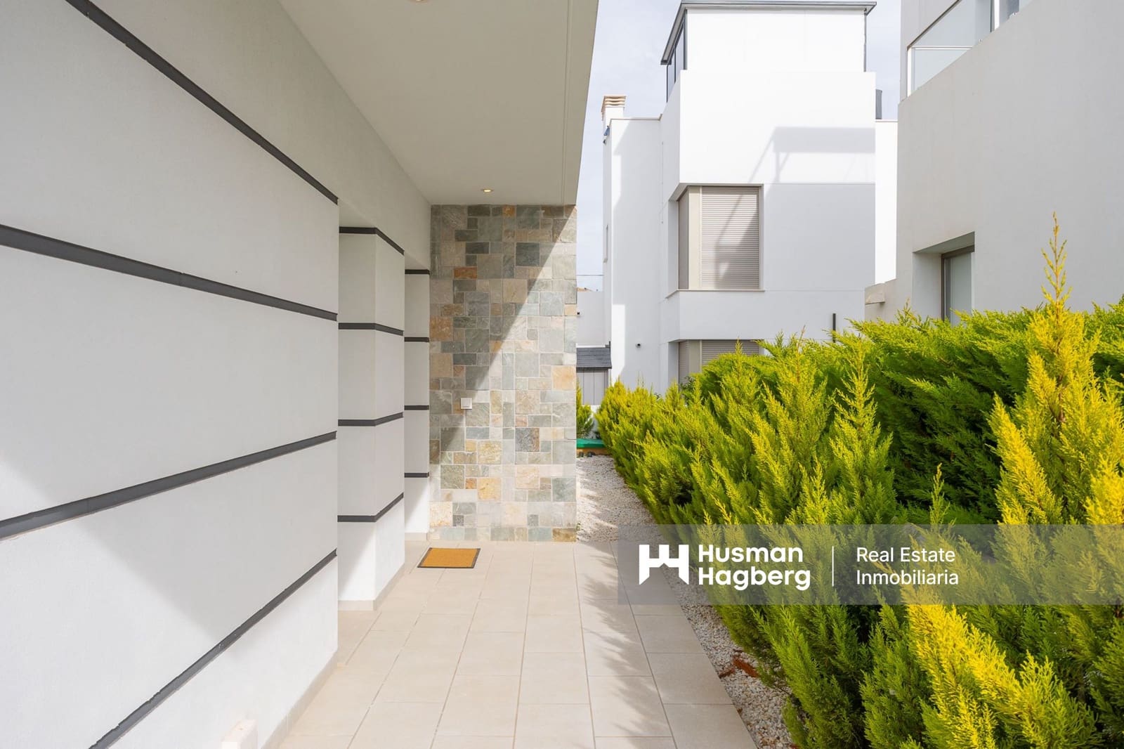 Chalet de 4 habitaciones en Los Alcázares en venta con piscina - 615.000 € (Ref: 9838599)