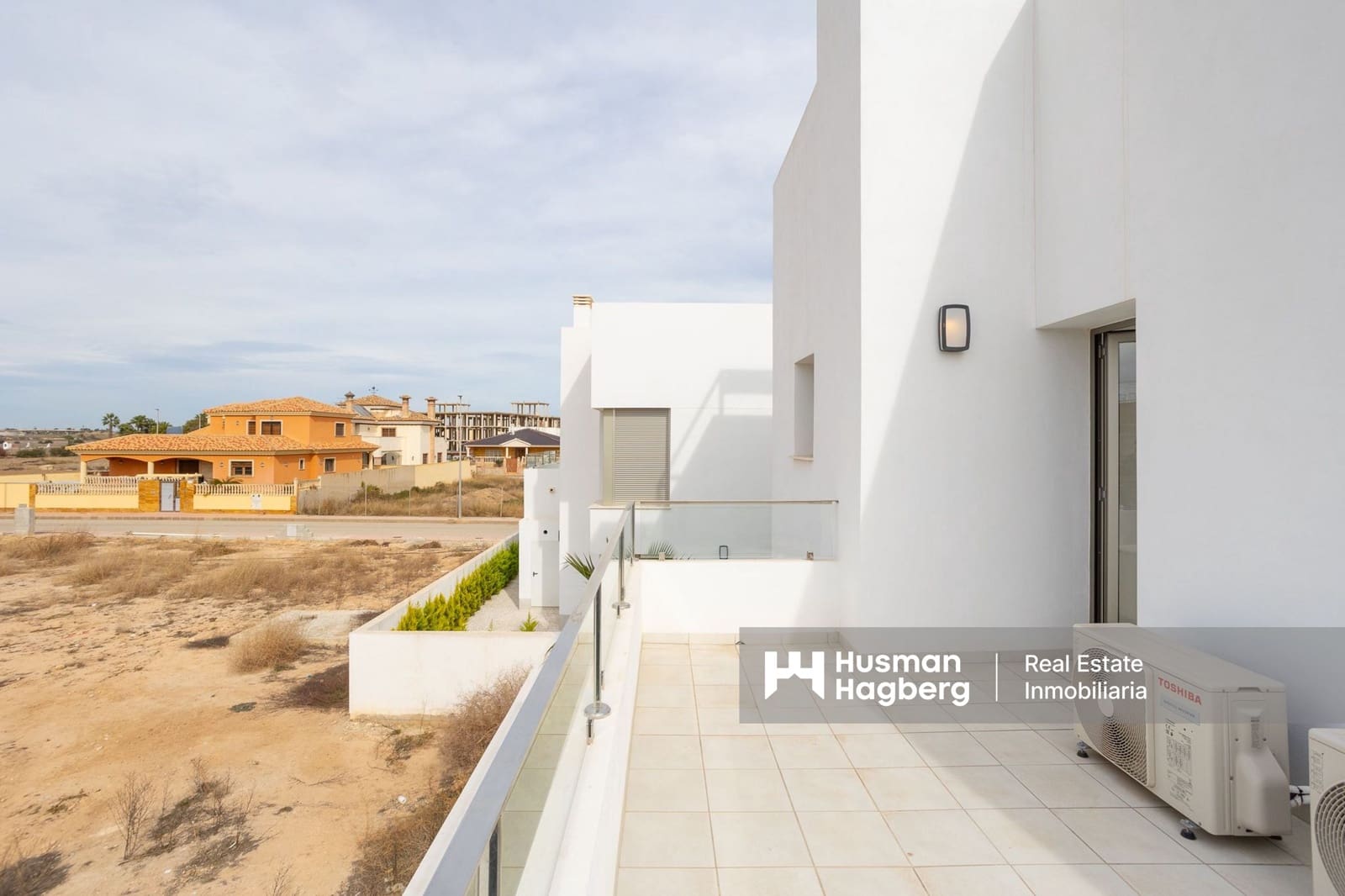 Chalet de 4 habitaciones en Los Alcázares en venta con piscina - 615.000 € (Ref: 9838599)