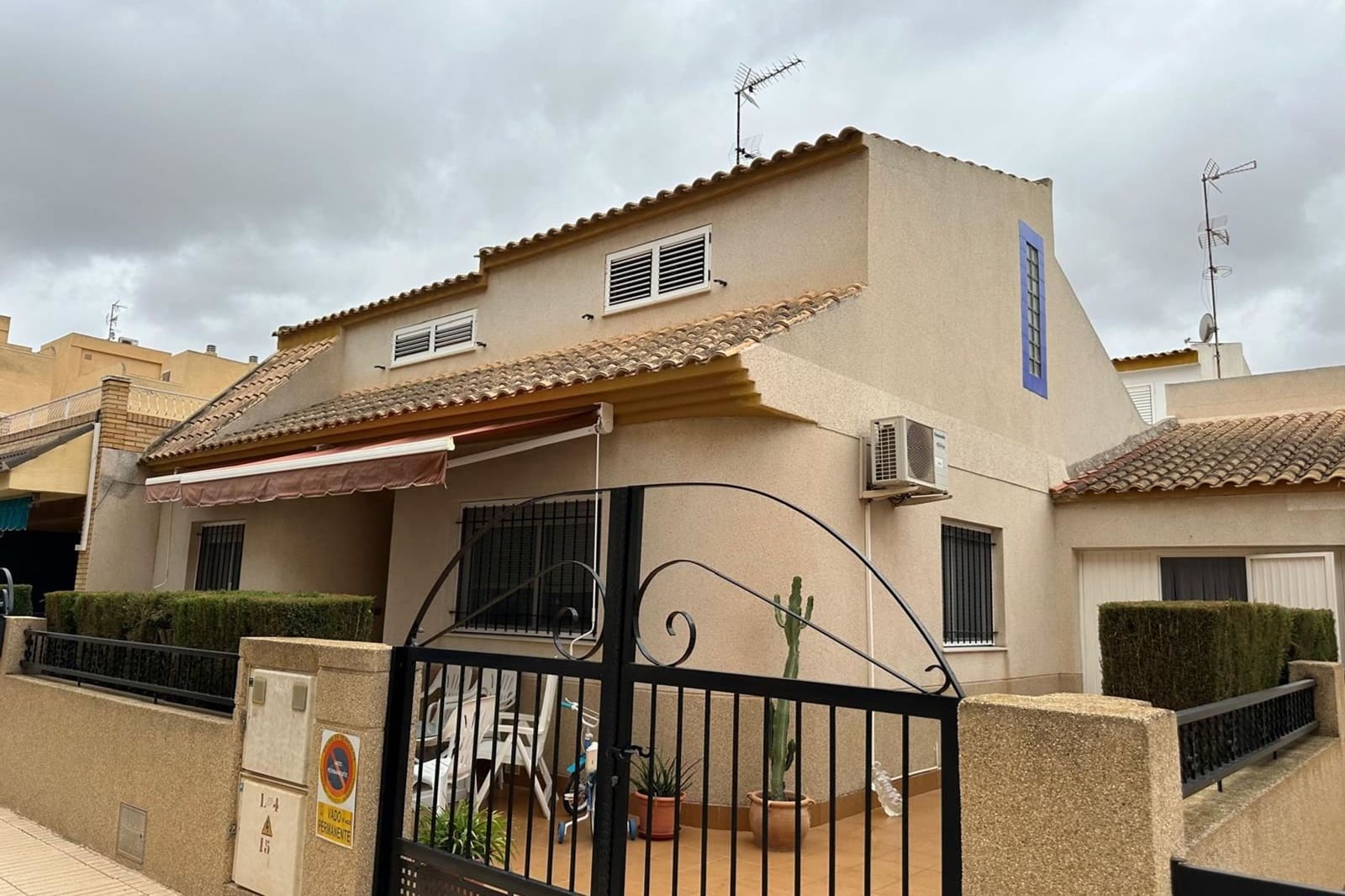Casa de 4 habitaciones en Los Alcázares en venta - 299.000 € (Ref: 9844323)