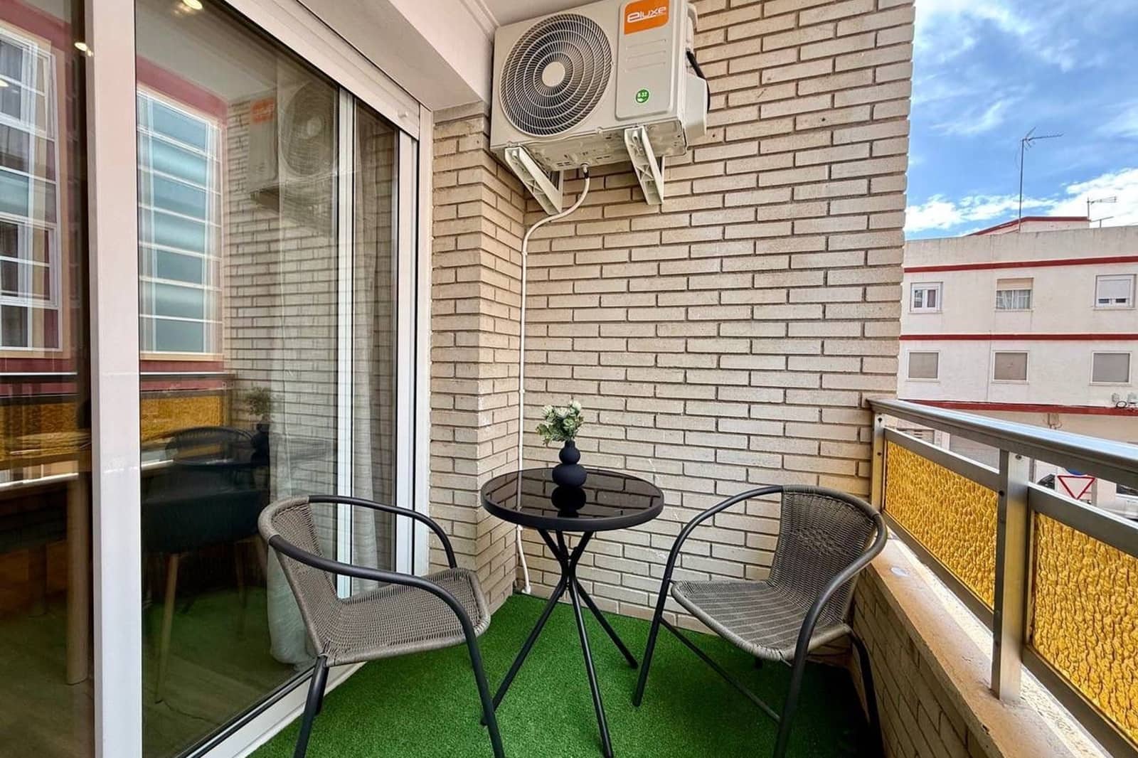 2 bedroom Apartment for sale in Los Cuarteros - € 168,900 (Ref: 9854321)