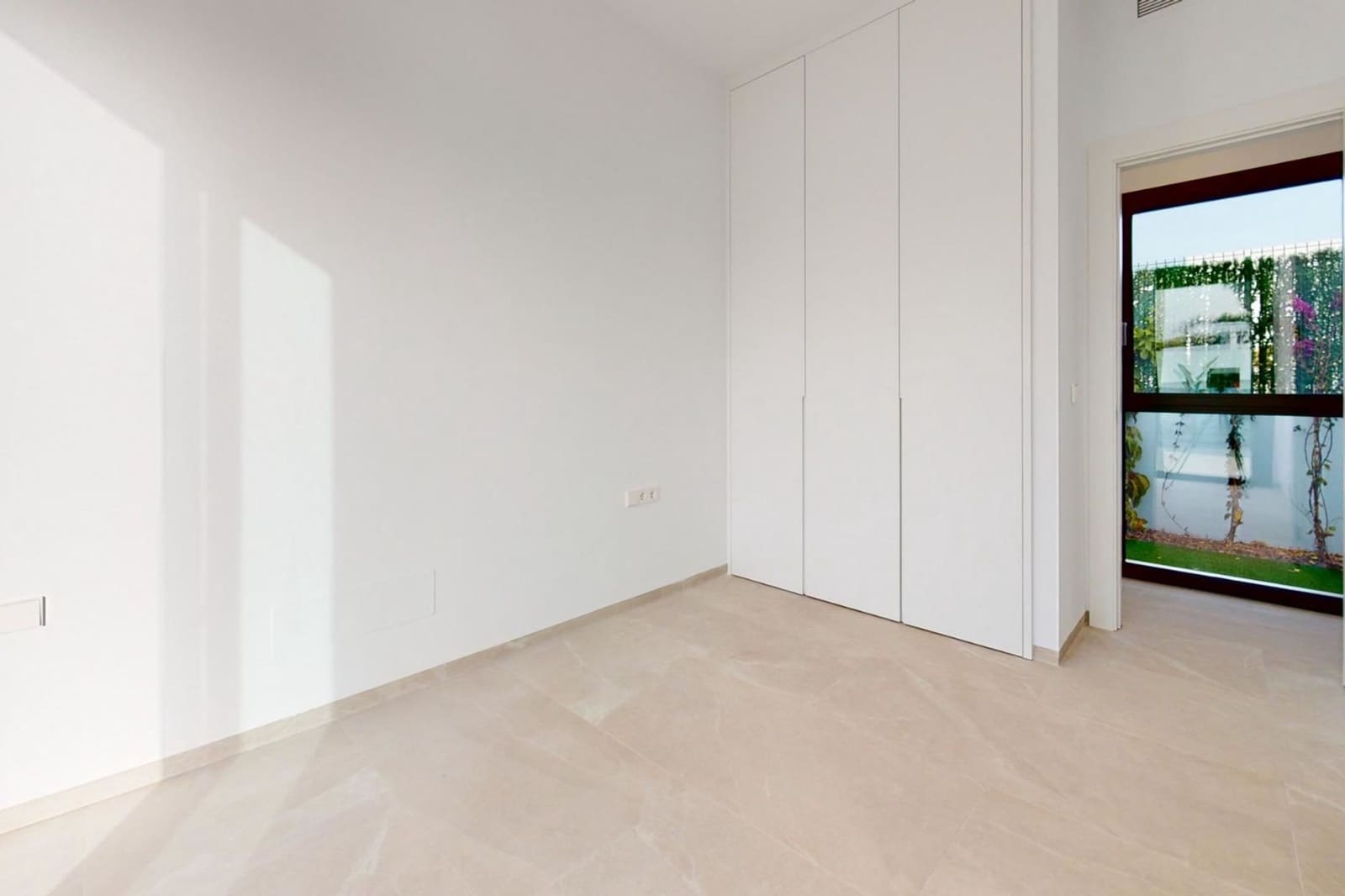 3 soverom Villa til salgs i Los Alcazares med svømmebasseng - € 739 900 (Ref: 9895221)