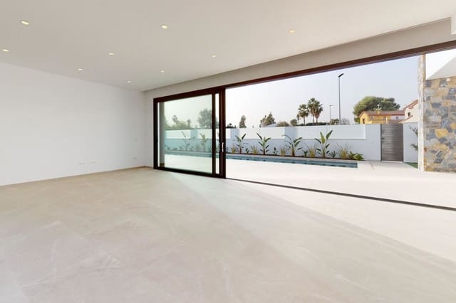3 soverom Villa til salgs i Las Lomas de Rame - Bahía Bella, Los Alcázares med svømmebasseng - € 739 900 (Ref: 9895221)