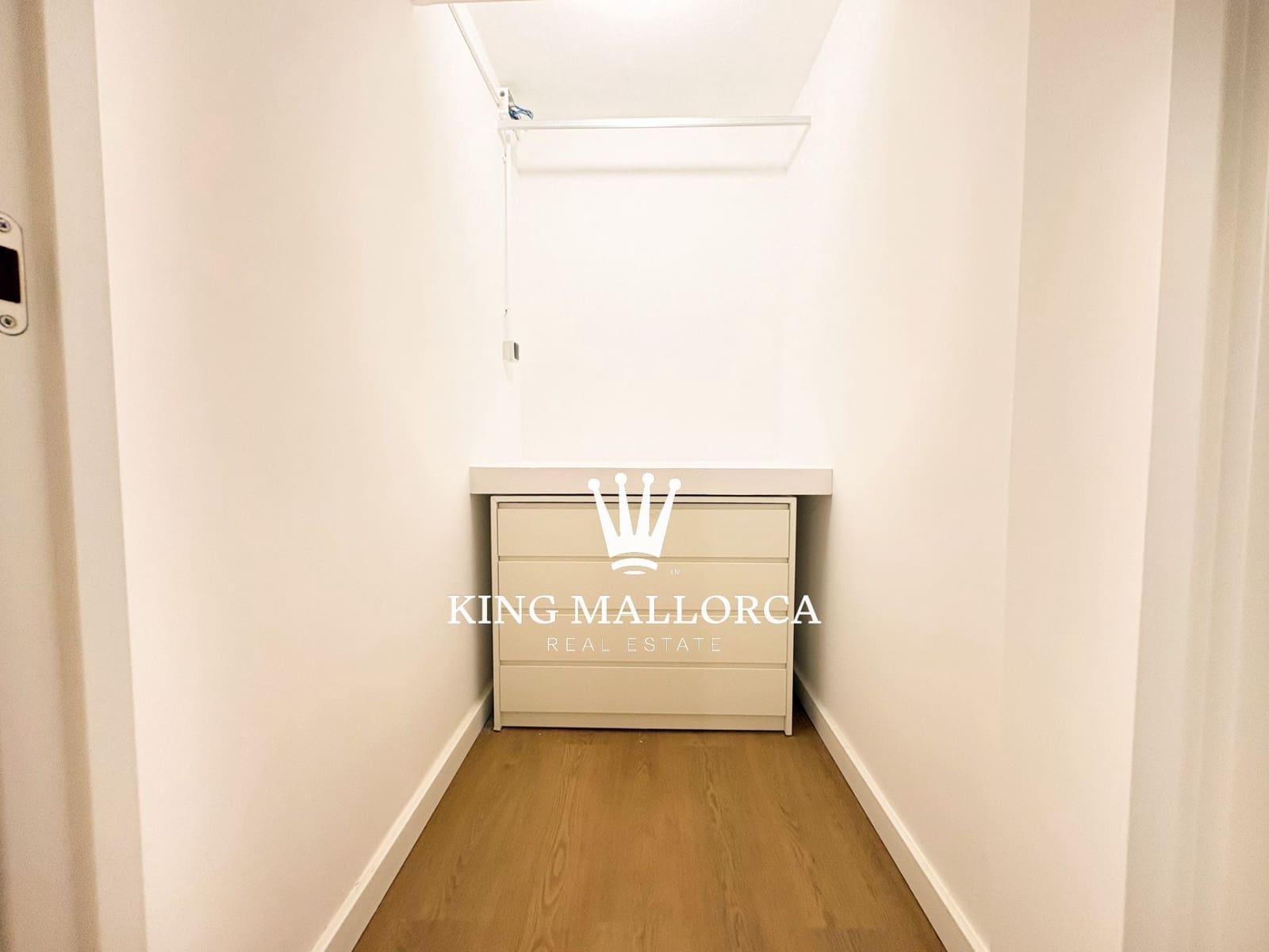 3 quarto Apartamento para arrendar em Es Molinar / El Molinar com piscina - 2 500 € (Ref: 10160911)