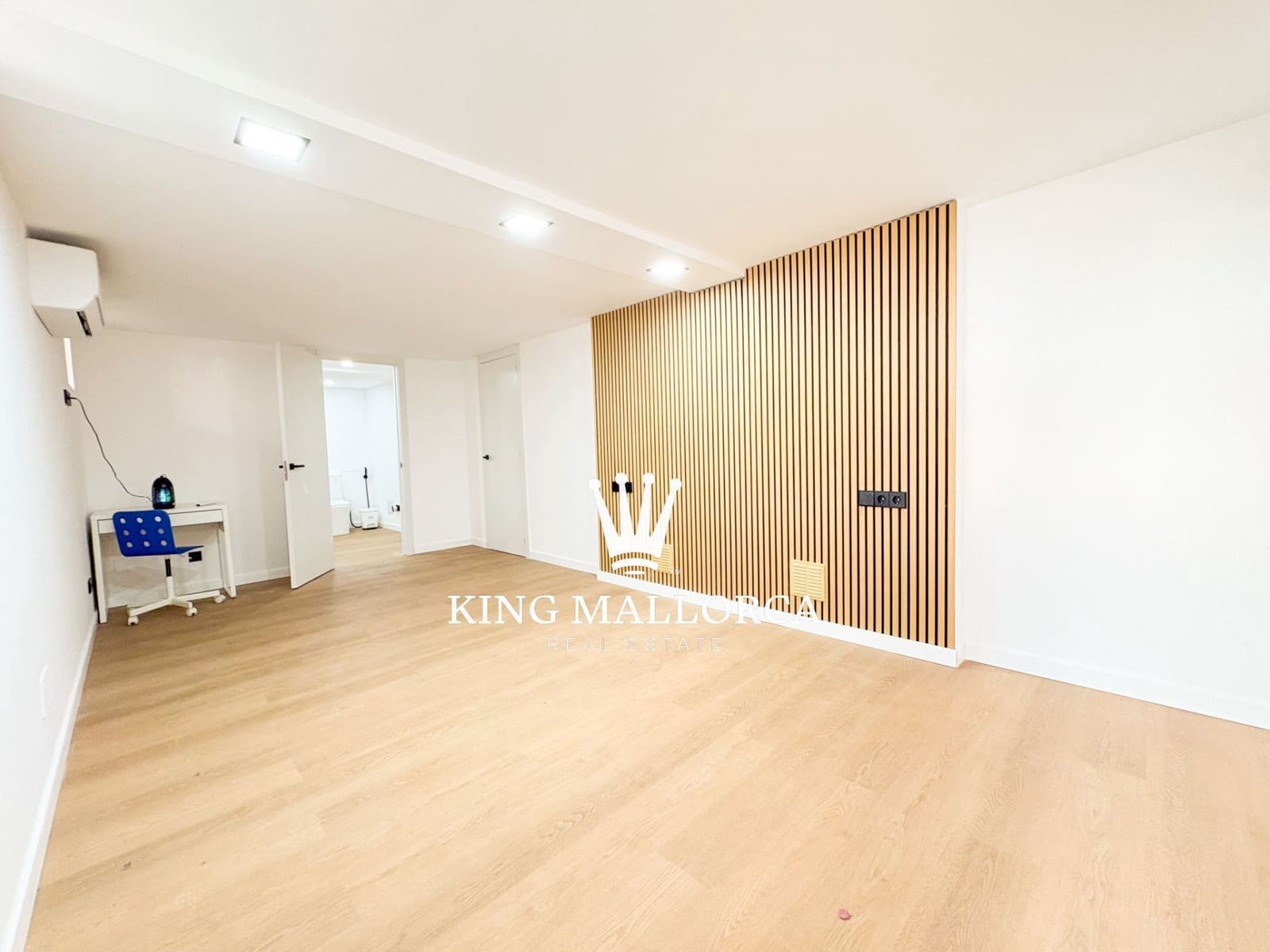 3 quarto Apartamento para arrendar em Es Molinar / El Molinar com piscina - 2 500 € (Ref: 10160911)