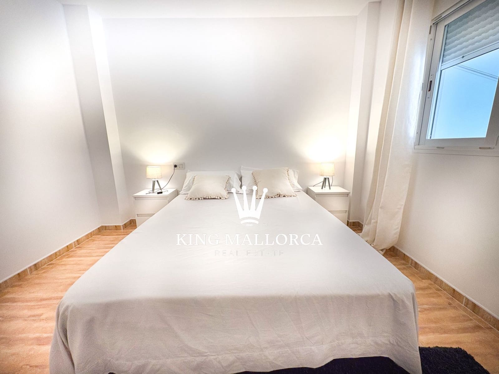 3 quarto Apartamento para arrendar em Es Molinar / El Molinar com piscina - 2 500 € (Ref: 10160911)