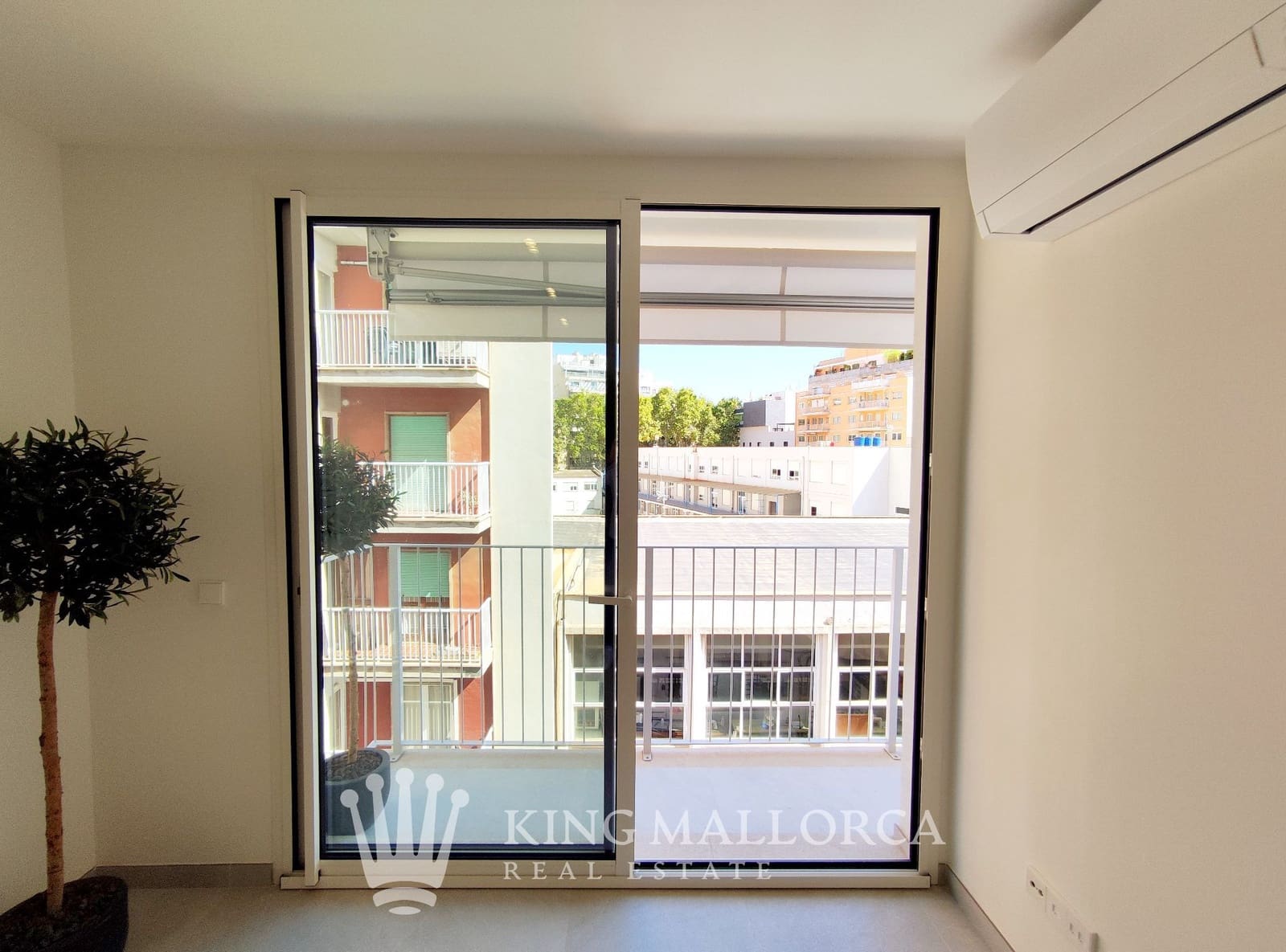 2 bedroom Apartment for rent in Palma de Mallorca - € 1,800 (Ref: 8536315)