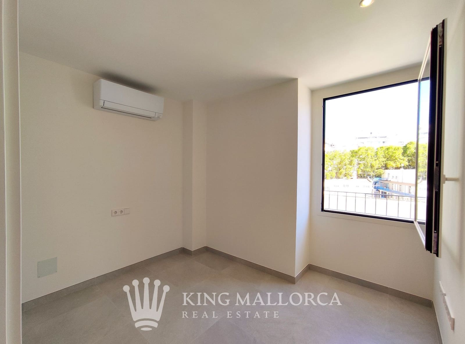2 bedroom Apartment for rent in Palma de Mallorca - € 1,800 (Ref: 8536315)