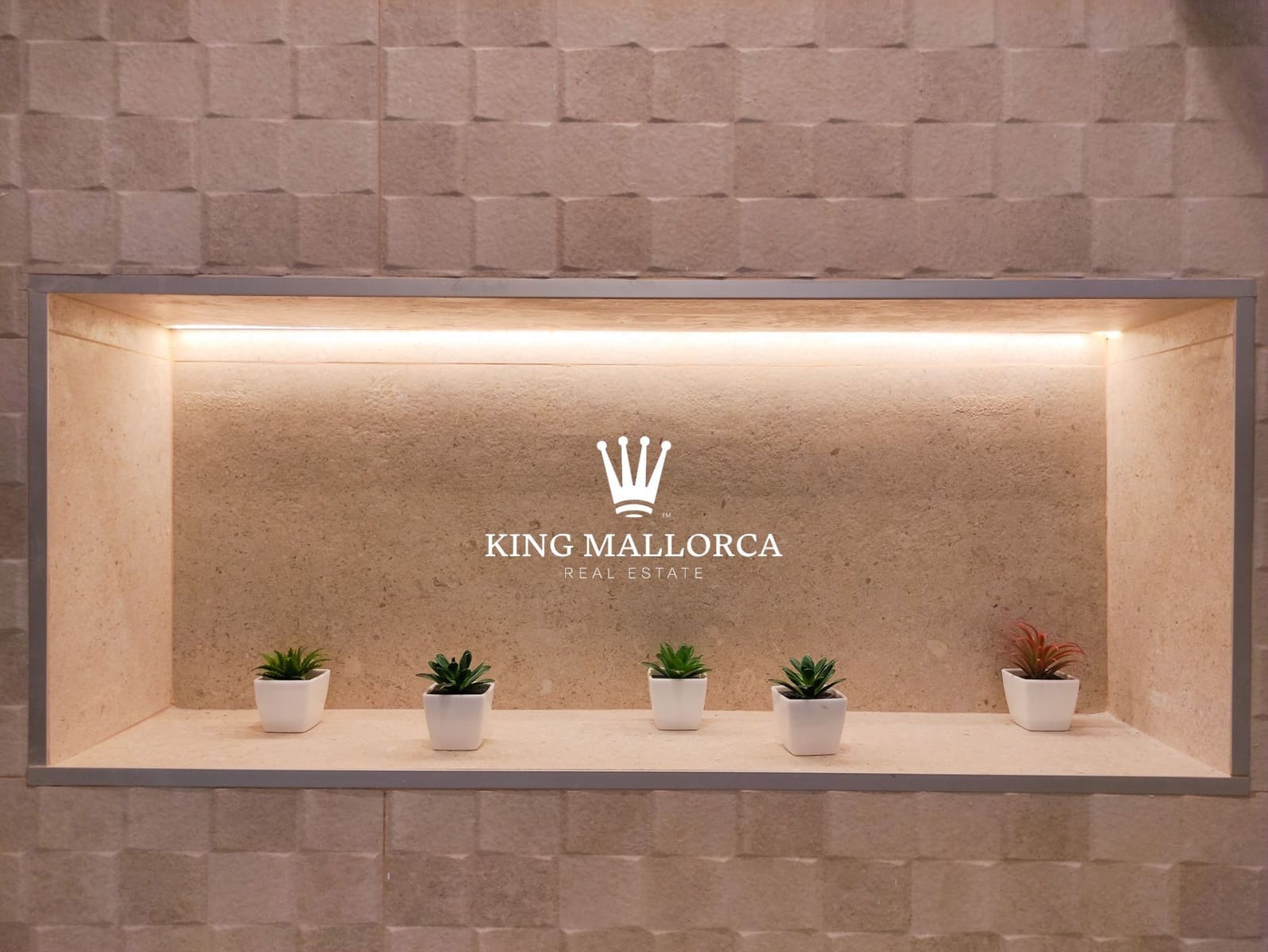 1 bedroom Apartment for rent in Magalluf - € 2,500 (Ref: 9060199)