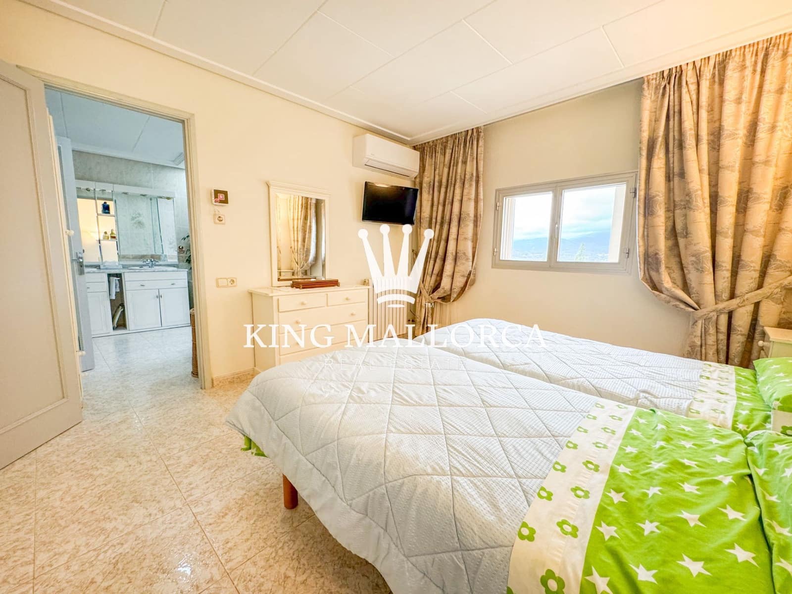 6 makuuhuone Huvila myytävänä paikassa Inca mukana uima-altaan 
autotalli - 1 800 000 € (Ref: 9353140)