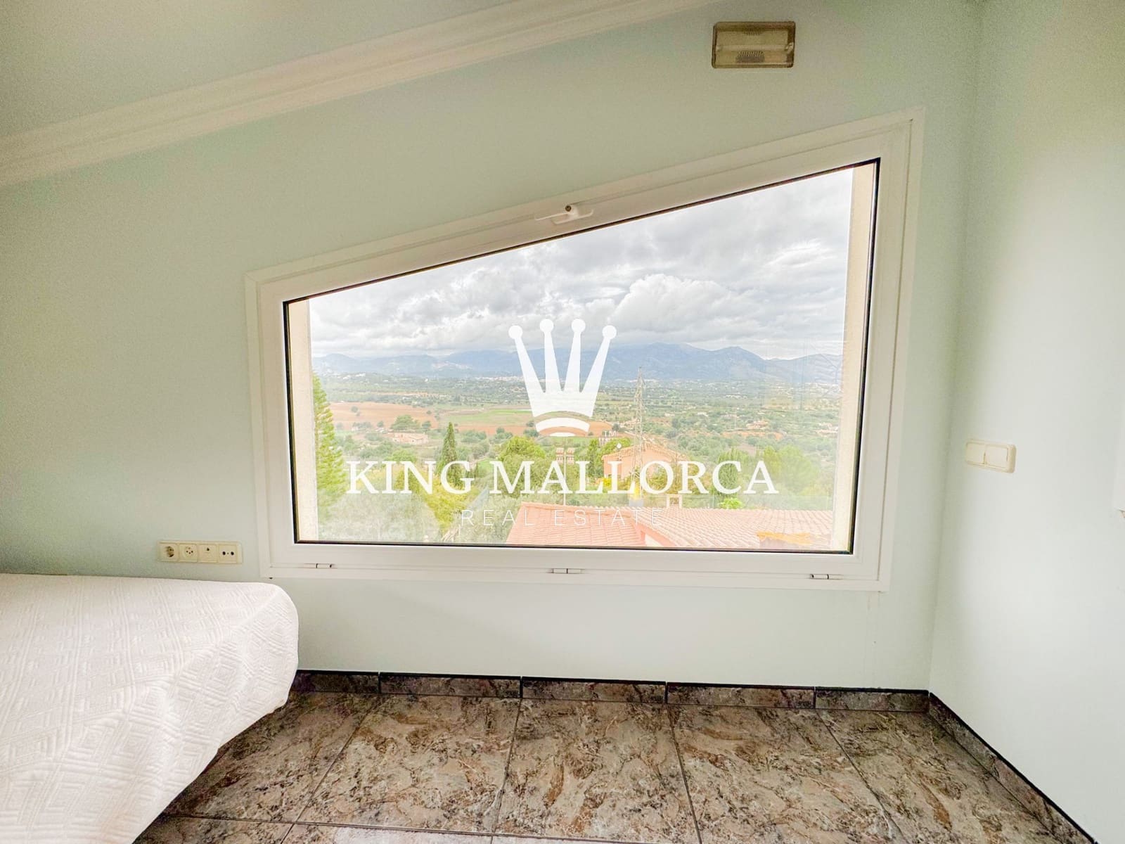 6 makuuhuone Huvila myytävänä paikassa Inca mukana uima-altaan 
autotalli - 1 800 000 € (Ref: 9353140)