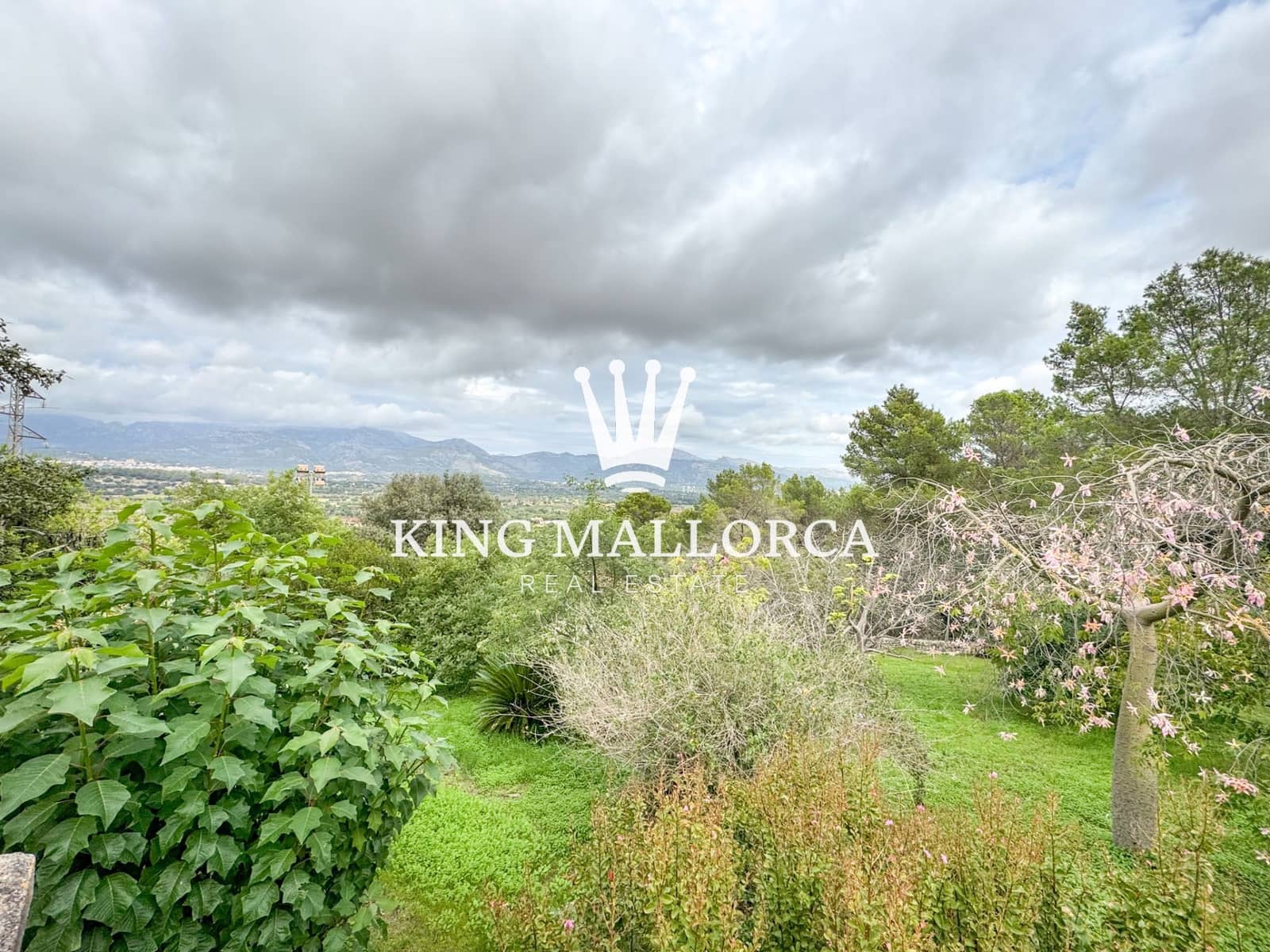 6 makuuhuone Huvila myytävänä paikassa Inca mukana uima-altaan 
autotalli - 1 800 000 € (Ref: 9353140)