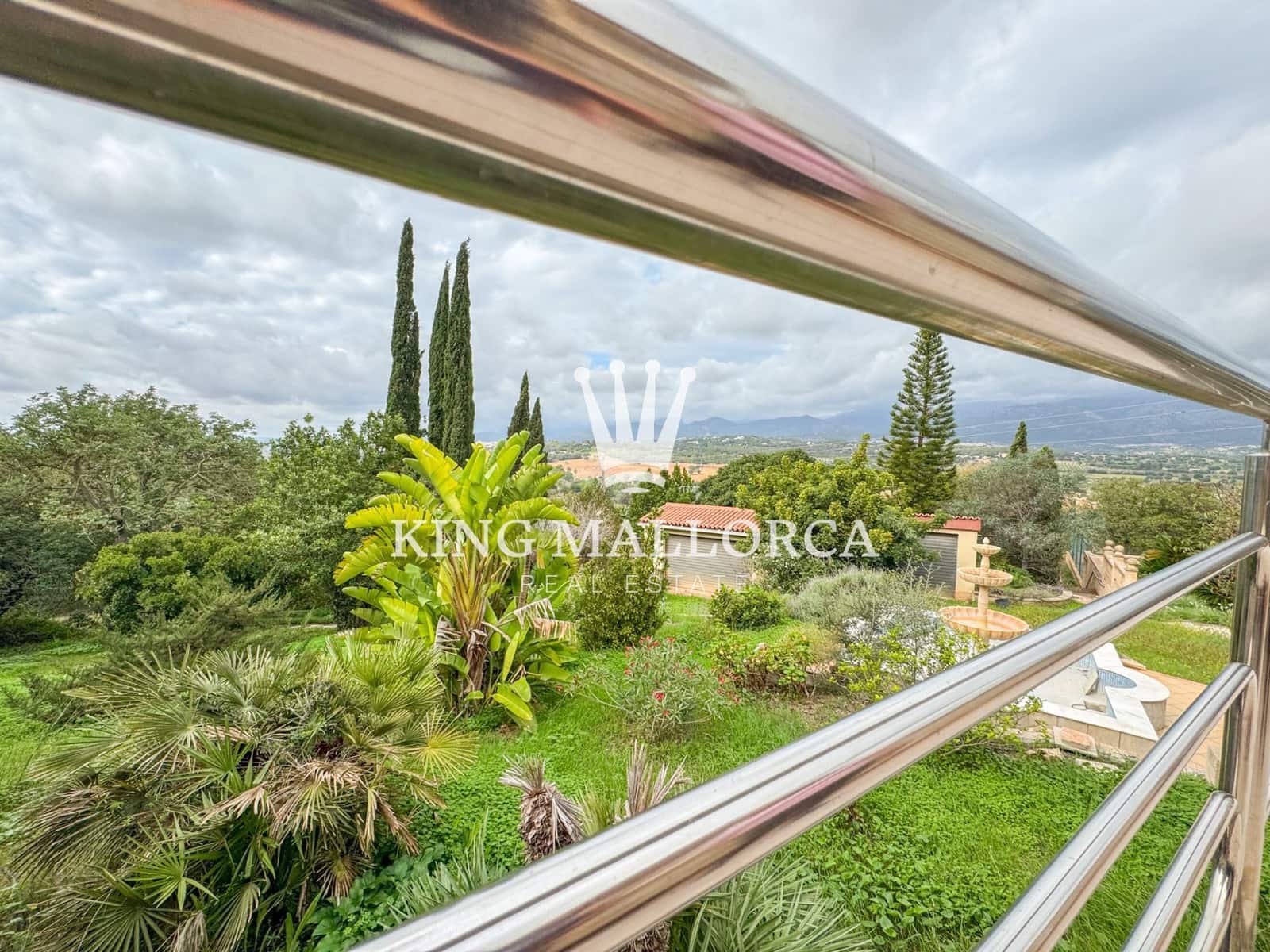 6 makuuhuone Huvila myytävänä paikassa Inca mukana uima-altaan 
autotalli - 1 800 000 € (Ref: 9353140)