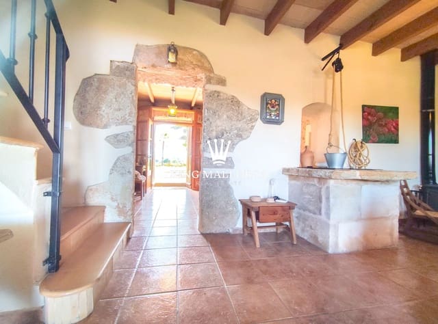 4 bedroom Finca/Country House for sale in Sencelles with pool garage - € 1,650,000 (Ref: 9353141)