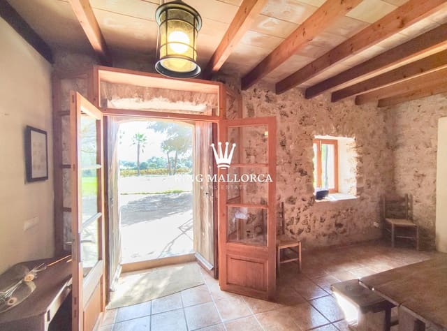 4 bedroom Finca/Country House for sale in Sencelles with pool garage - € 1,650,000 (Ref: 9353141)