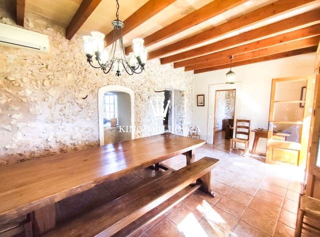 4 bedroom Finca/Country House for sale in Sencelles with pool garage - € 1,650,000 (Ref: 9353141)