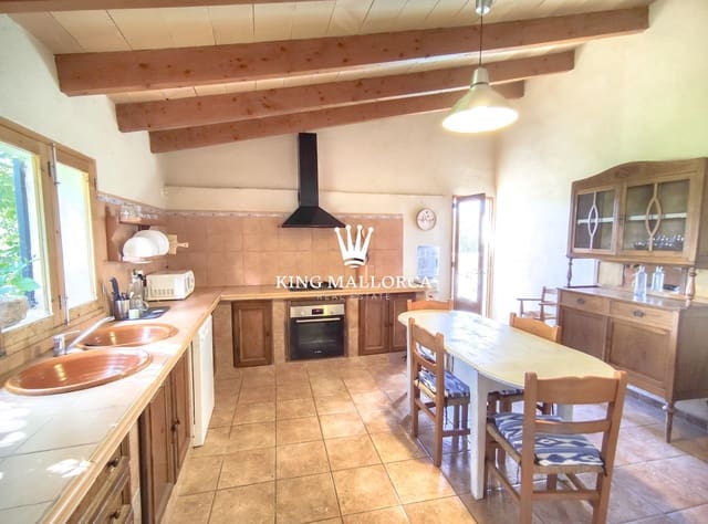 4 bedroom Finca/Country House for sale in Sencelles with pool garage - € 1,650,000 (Ref: 9353141)