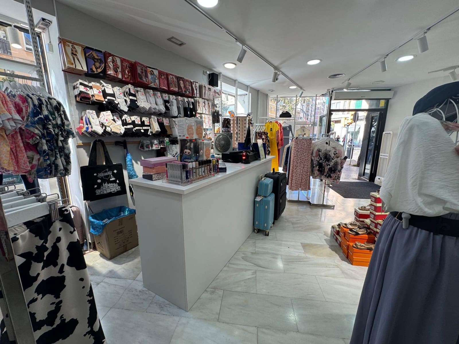 Commercial for rent in Palma de Mallorca - € 1,900 (Ref: 9378705)