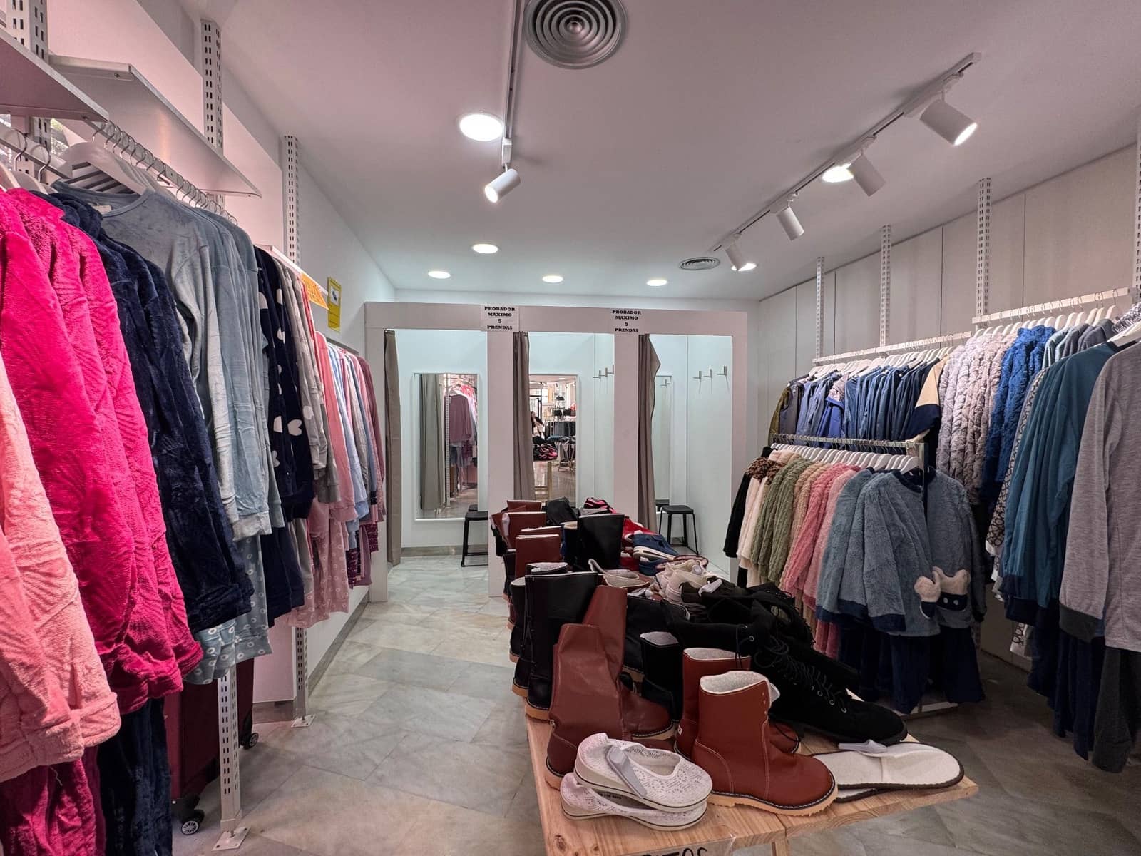 Commercial for rent in Palma de Mallorca - € 1,900 (Ref: 9378705)