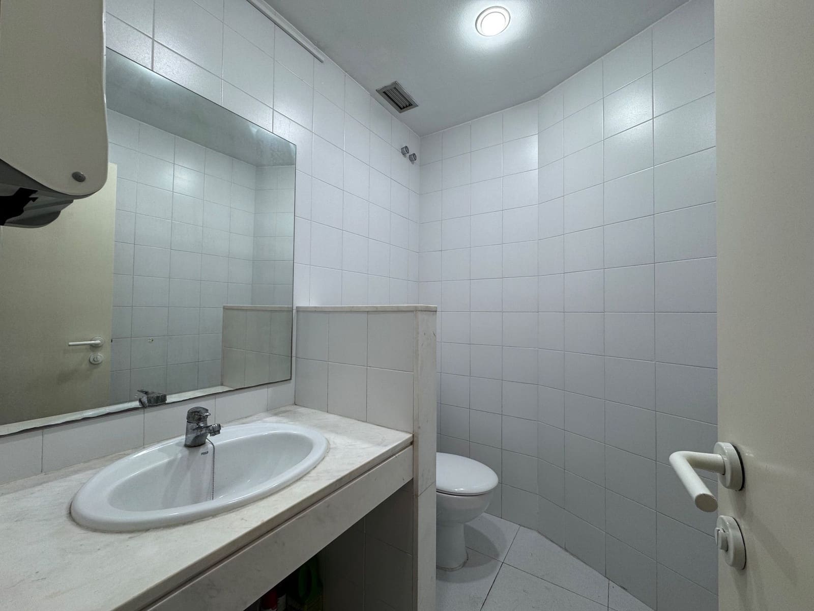 Commercial for rent in Palma de Mallorca - € 1,900 (Ref: 9378705)