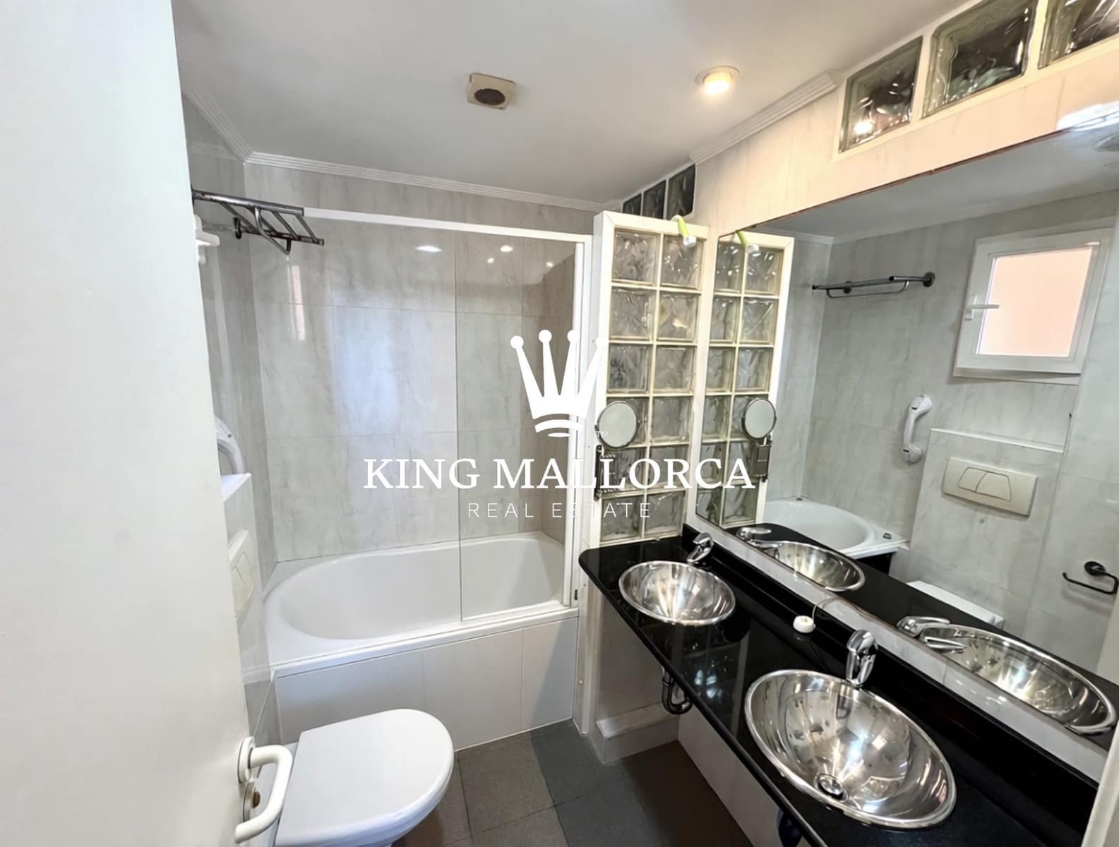 2 bedroom Flat for sale in Palma de Mallorca - € 500,000 (Ref: 9430770)