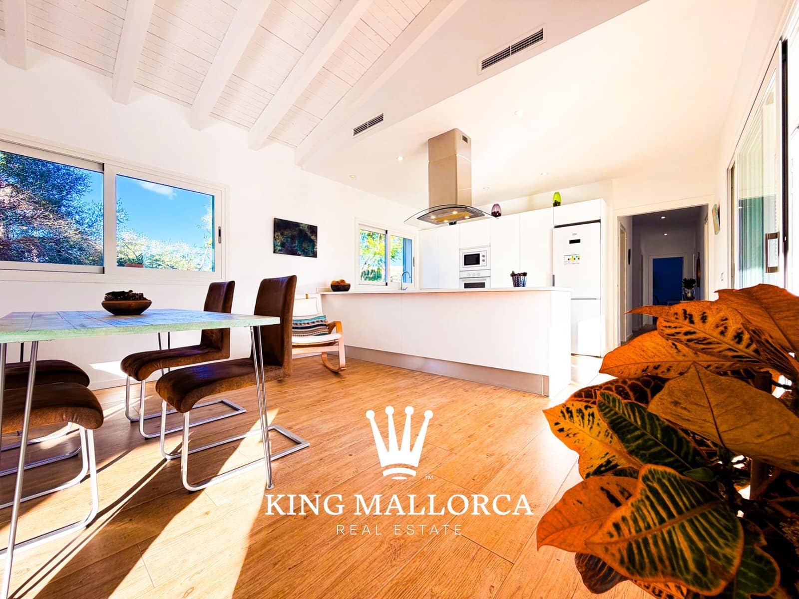 4 sypialnia Willa na sprzedaż w Campos z basenem garażem - 1 560 000 € (Ref: 9560900)