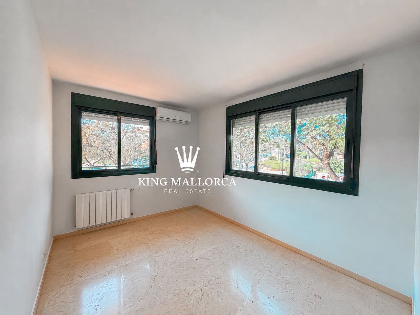 2 slaapkamer Flat te huur in Palma de Mallorca met zwembad garage - € 1.600 (Ref: 9598659)