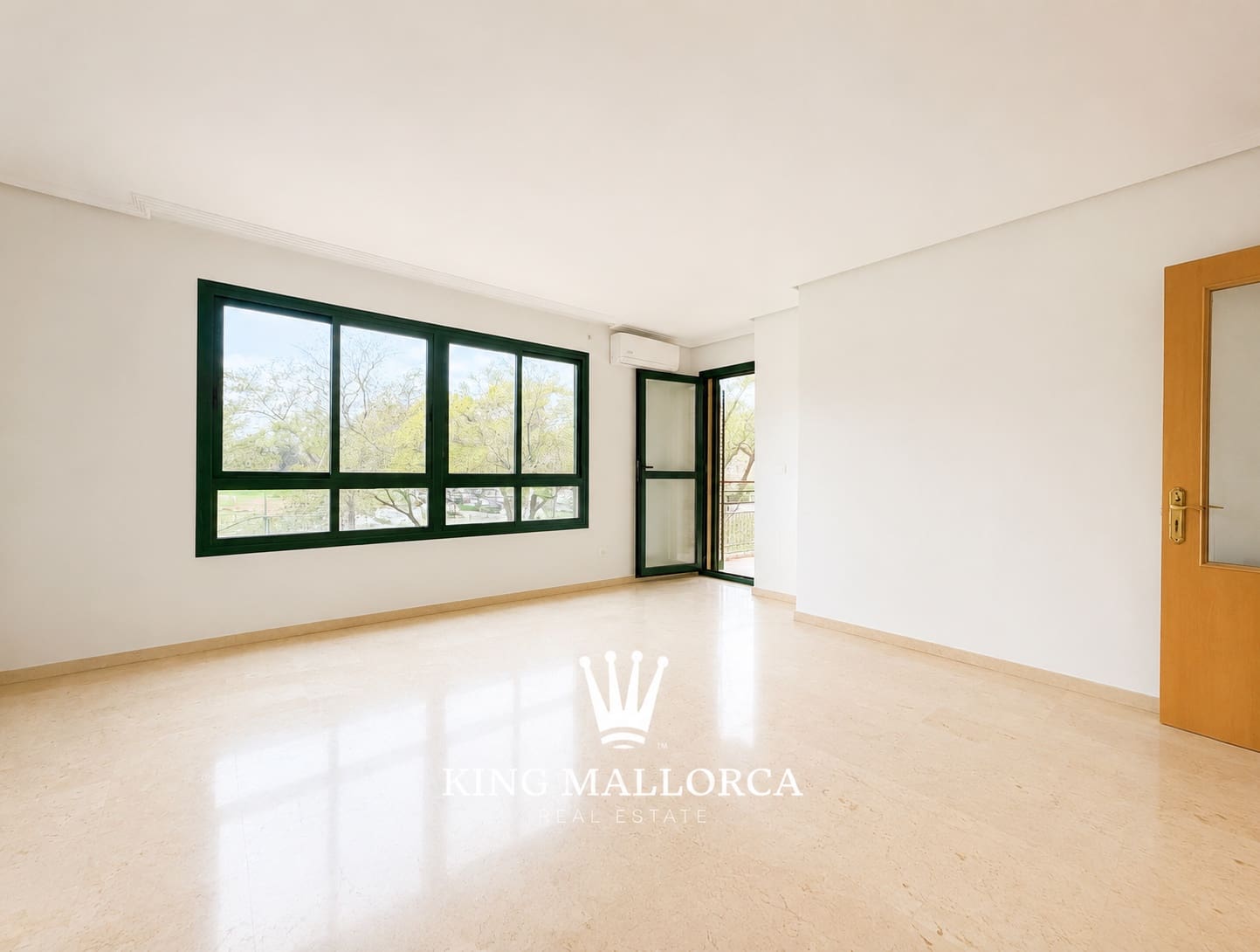 2 slaapkamer Flat te huur in Palma de Mallorca met zwembad garage - € 1.600 (Ref: 9598659)