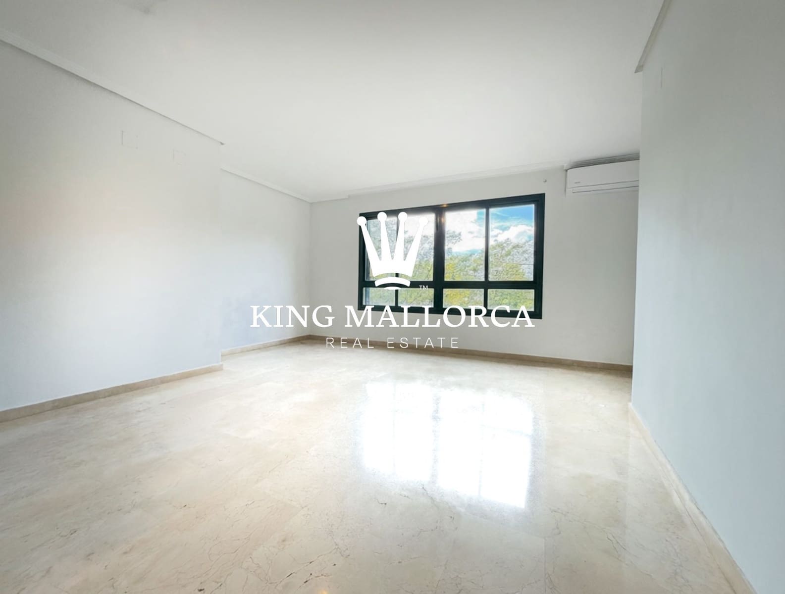 2 slaapkamer Flat te huur in Palma de Mallorca met zwembad garage - € 1.600 (Ref: 9598659)