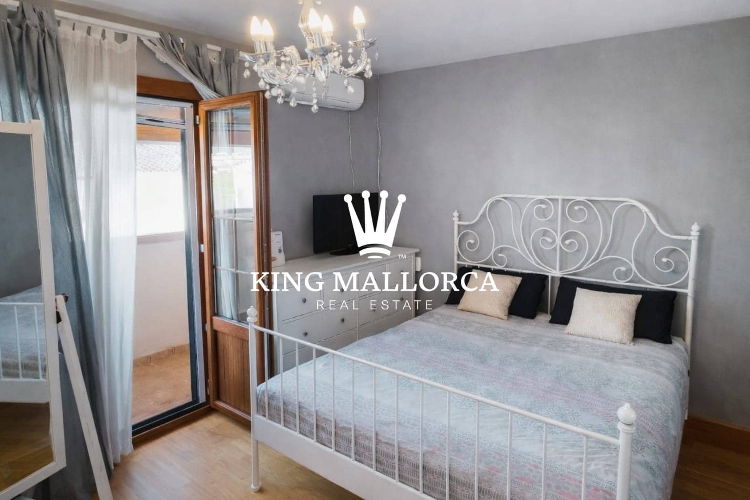 4 bedroom Villa for sale in Palma de Mallorca with pool garage - € 840,000 (Ref: 9614682)