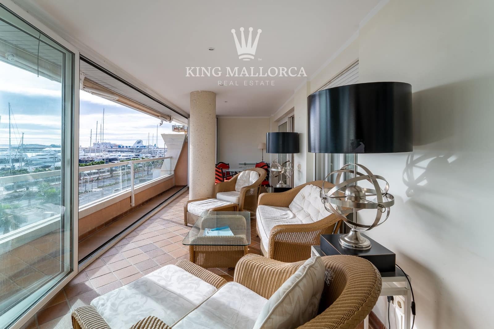 2 bedroom Flat for sale in Palma de Mallorca with pool garage - € 950,000 (Ref: 9614683)