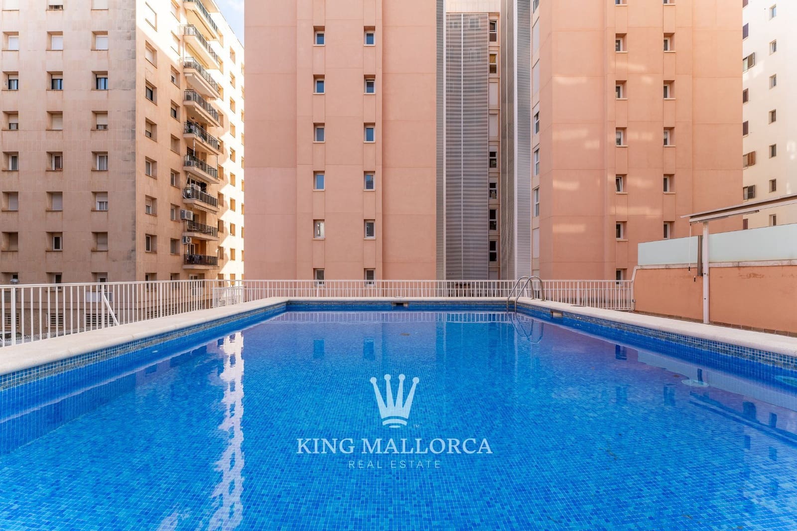 2 bedroom Flat for sale in Palma de Mallorca with pool garage - € 950,000 (Ref: 9614683)