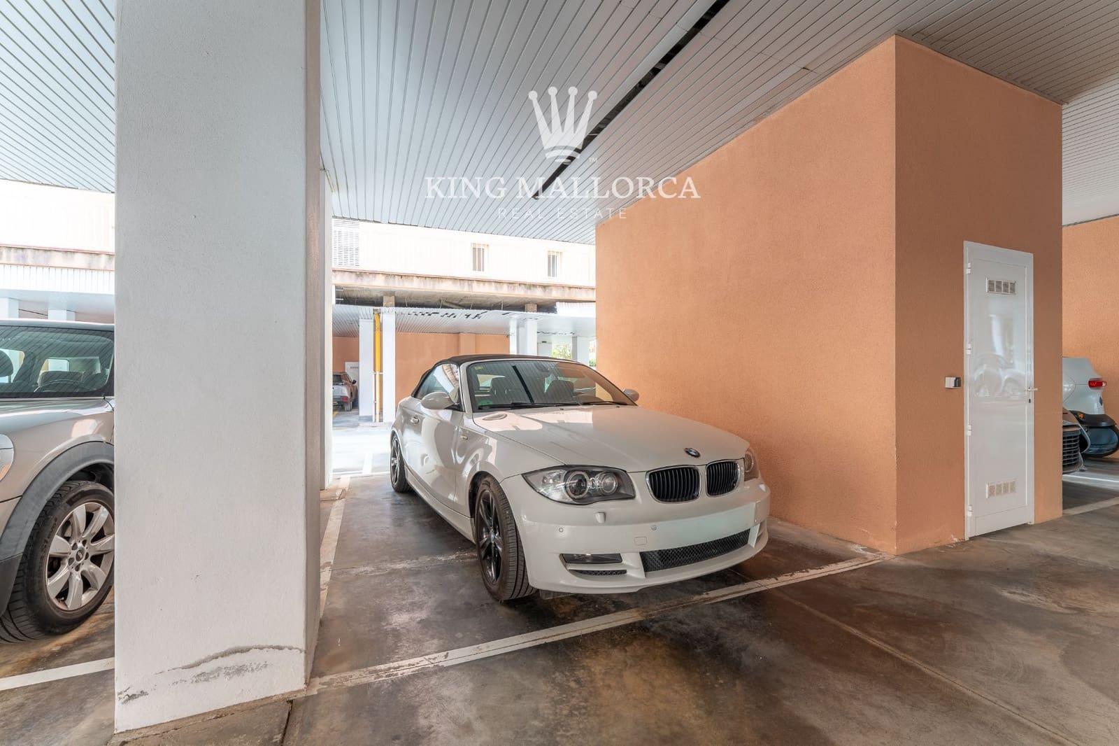 2 bedroom Flat for sale in Palma de Mallorca with pool garage - € 950,000 (Ref: 9614683)