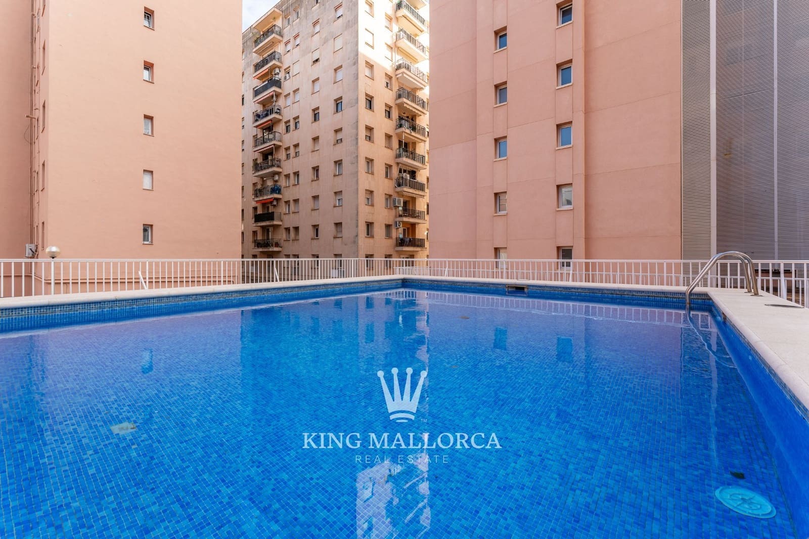 2 bedroom Flat for sale in Palma de Mallorca with pool garage - € 950,000 (Ref: 9614683)