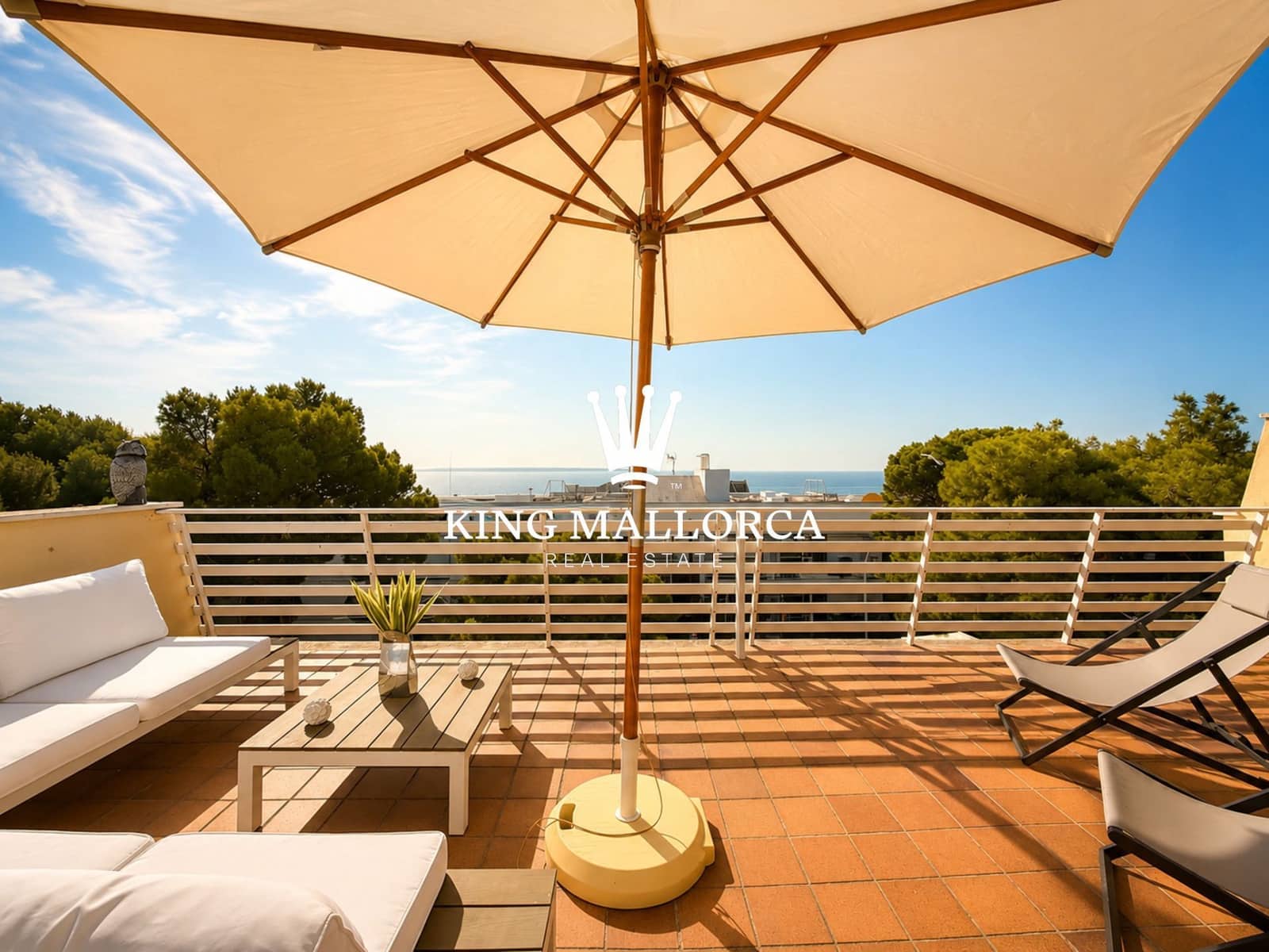 3 bedroom Penthouse for sale in Magalluf with garage - € 689,000 (Ref: 9618910)