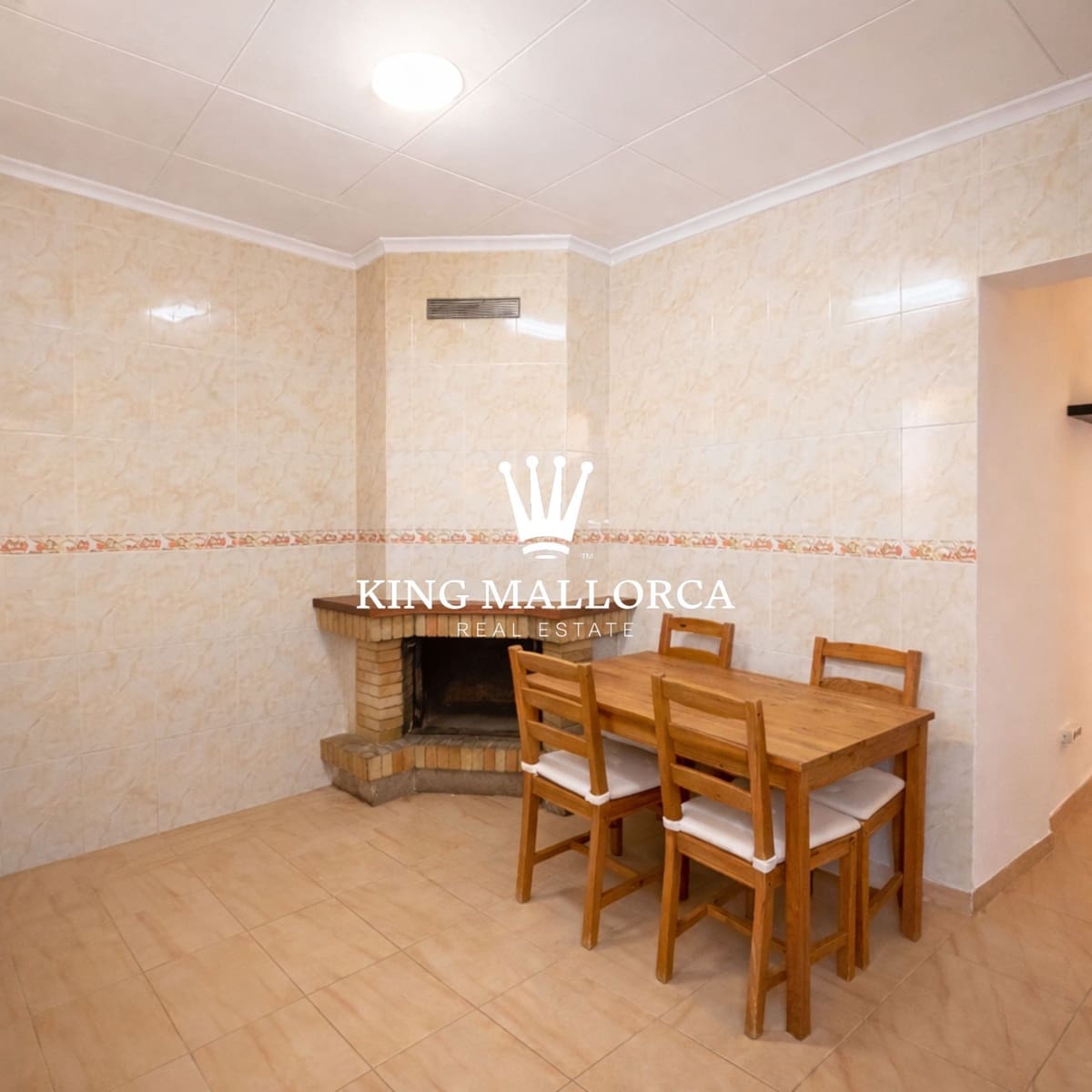 4 bedroom Villa for sale in Palma de Mallorca - € 480,000 (Ref: 9658296)