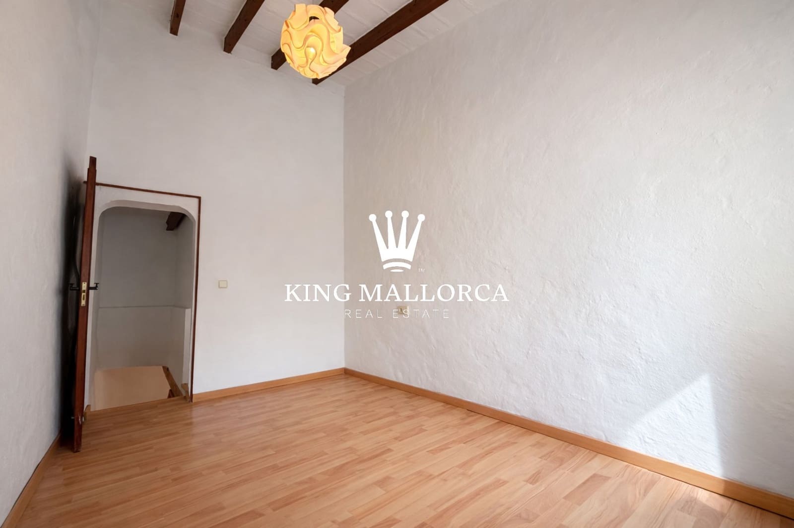 4 bedroom Villa for sale in Palma de Mallorca - € 480,000 (Ref: 9658296)