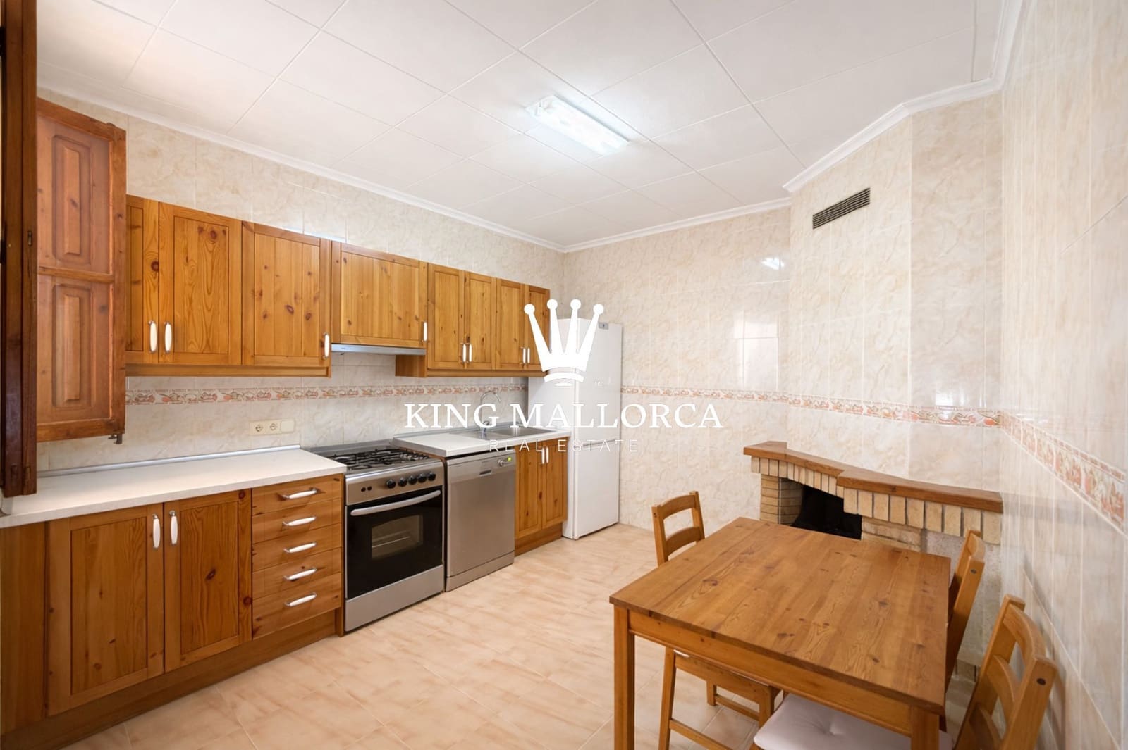 4 bedroom Villa for sale in Palma de Mallorca - € 480,000 (Ref: 9658296)