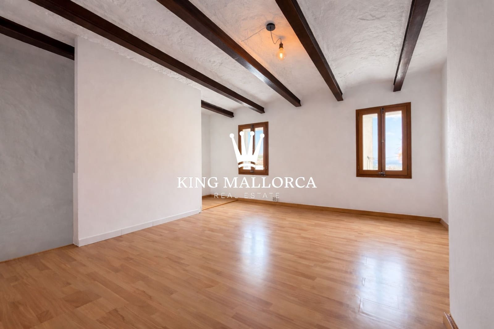 4 bedroom Villa for sale in Palma de Mallorca - € 480,000 (Ref: 9658296)