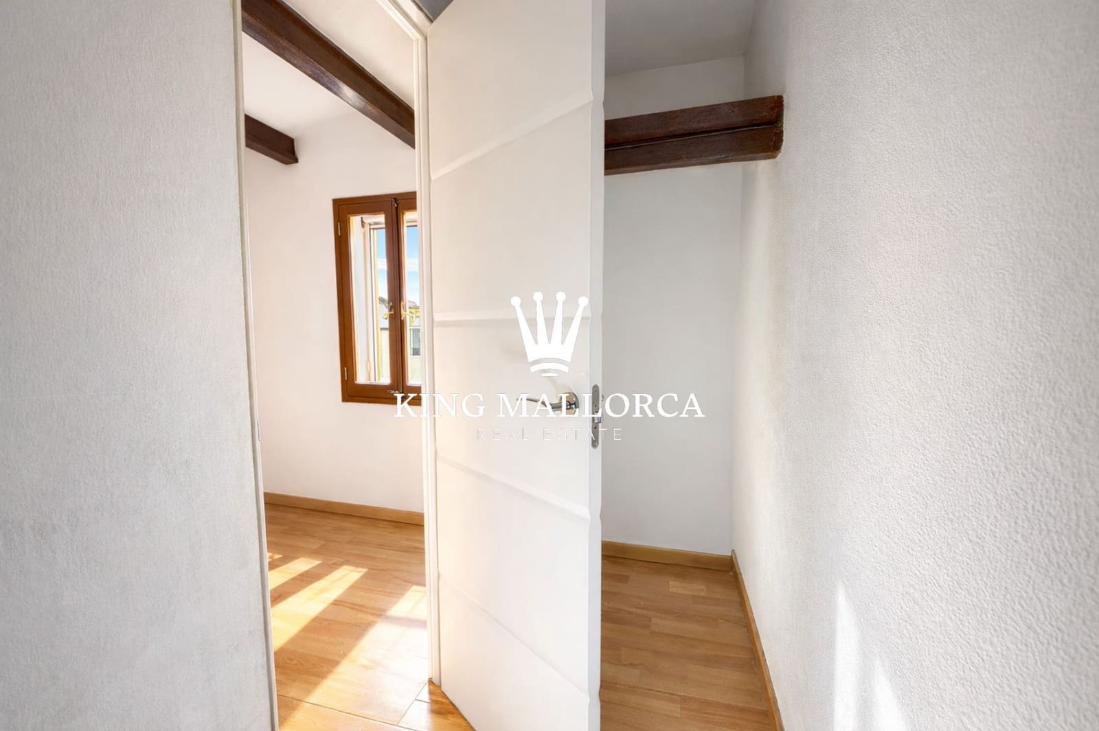 4 bedroom Villa for sale in Palma de Mallorca - € 480,000 (Ref: 9658296)