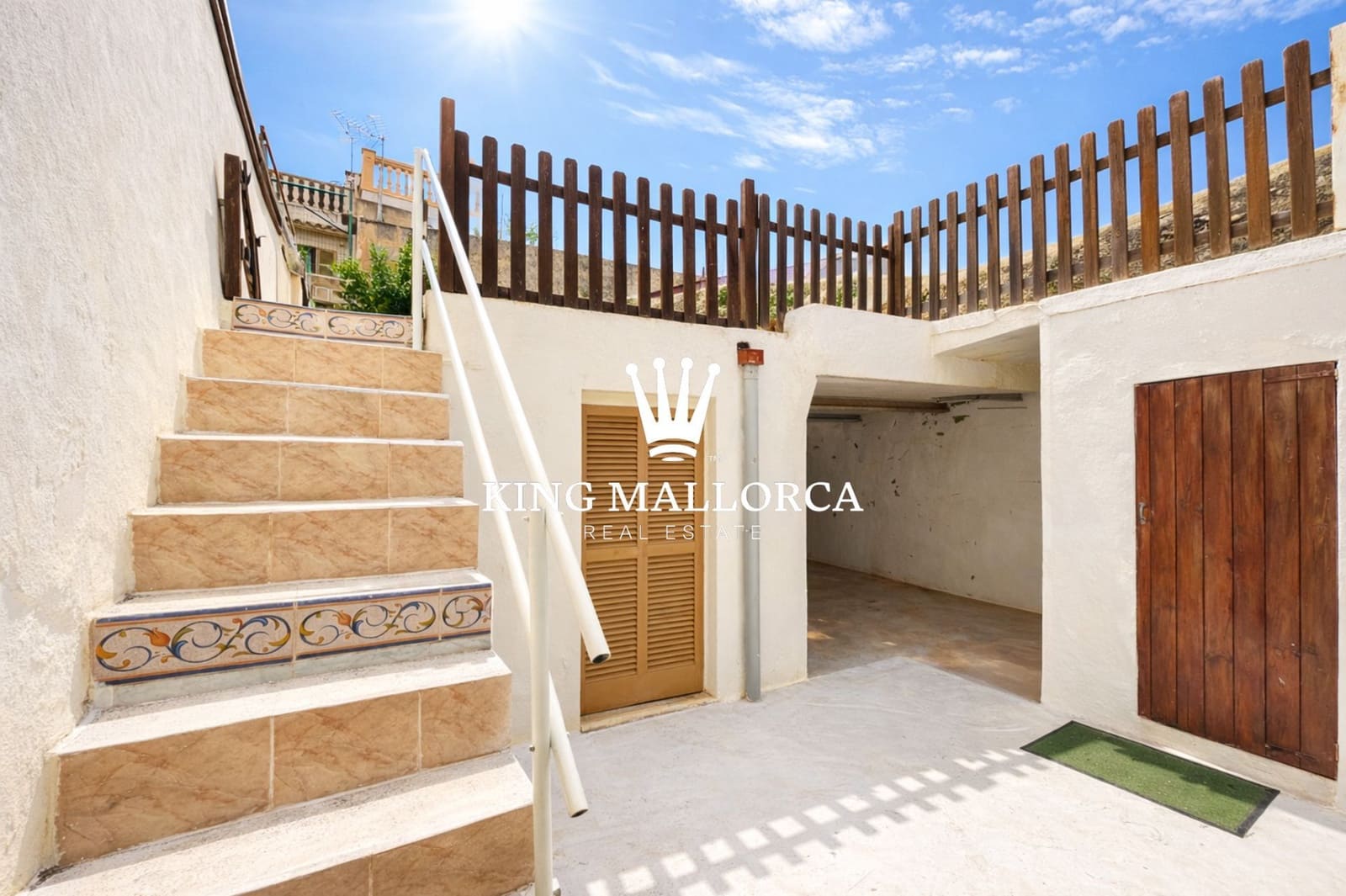 4 bedroom Villa for sale in Palma de Mallorca - € 480,000 (Ref: 9658296)
