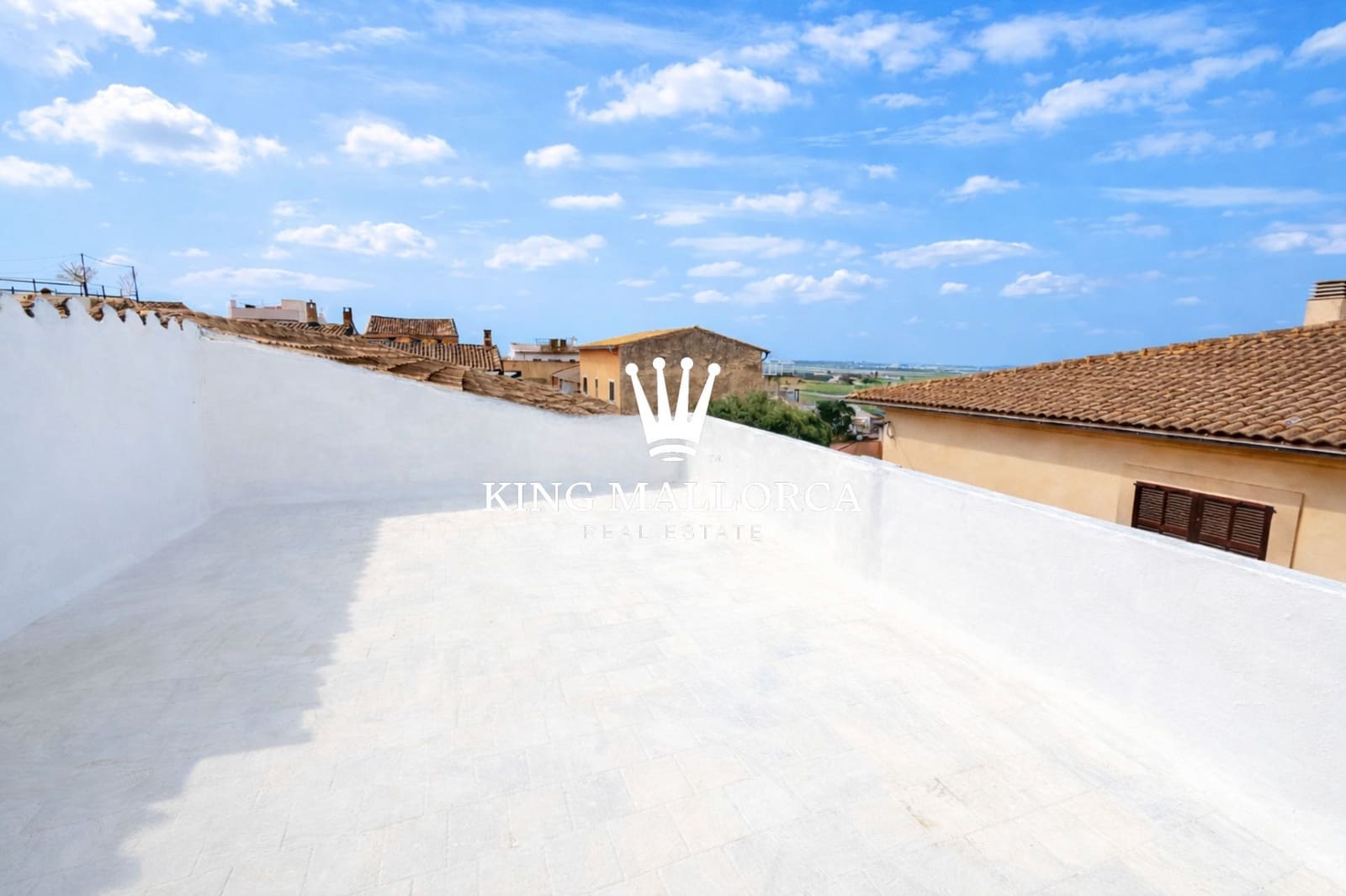 4 bedroom Villa for sale in Palma de Mallorca - € 480,000 (Ref: 9658296)