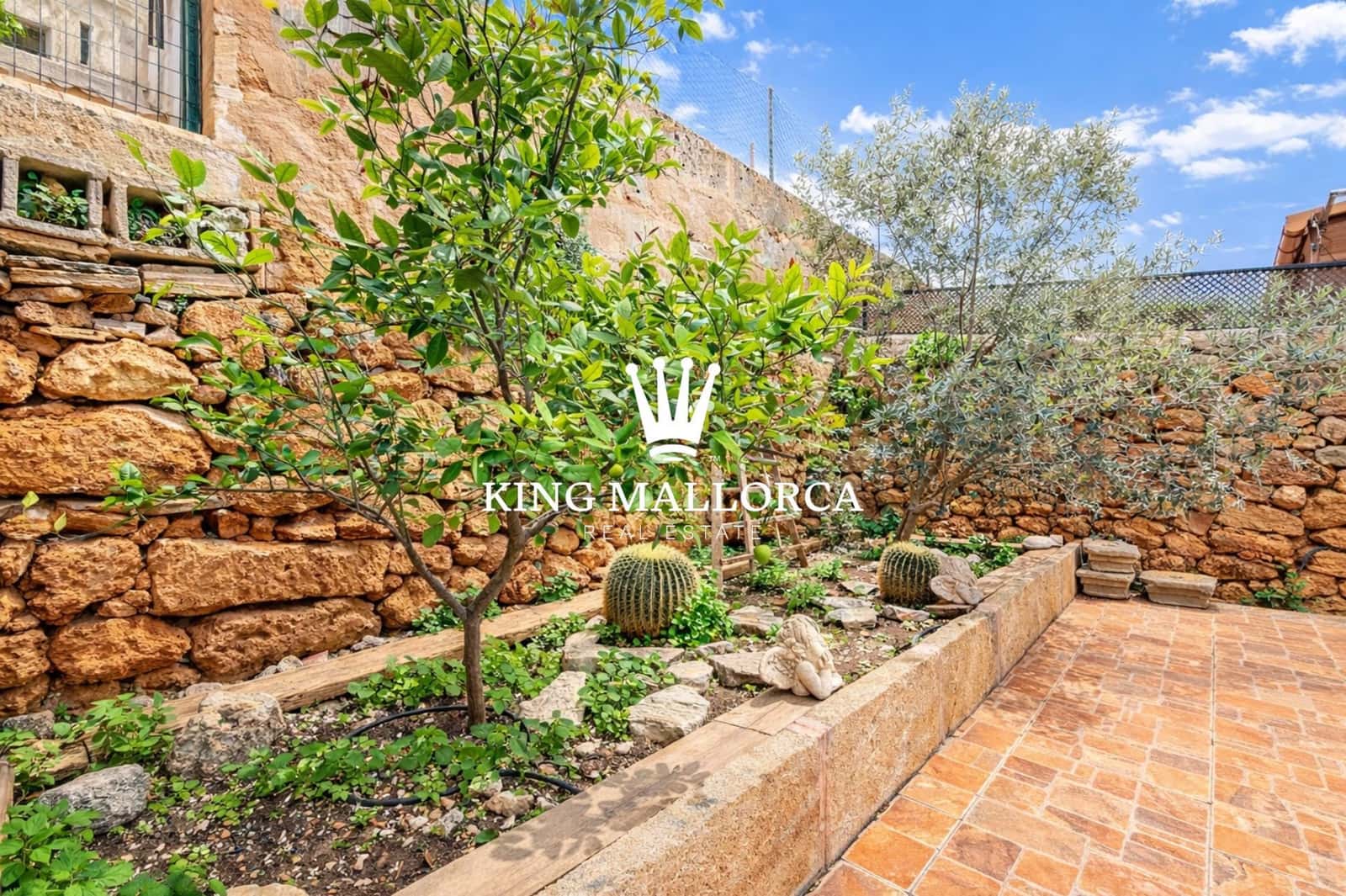 4 bedroom Villa for sale in Palma de Mallorca - € 480,000 (Ref: 9658296)